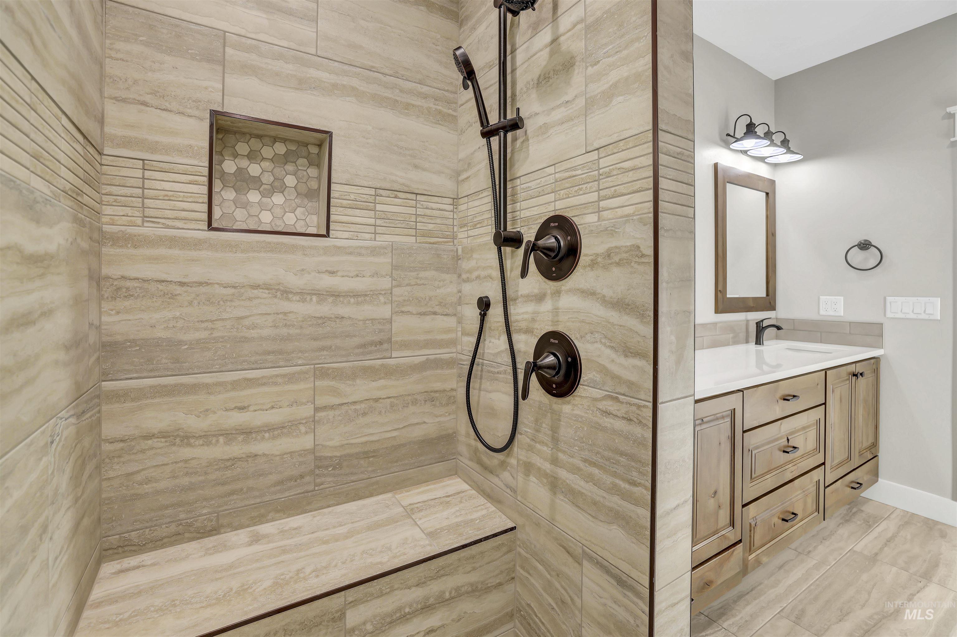 1483 Haizlee Way Property Photo 21