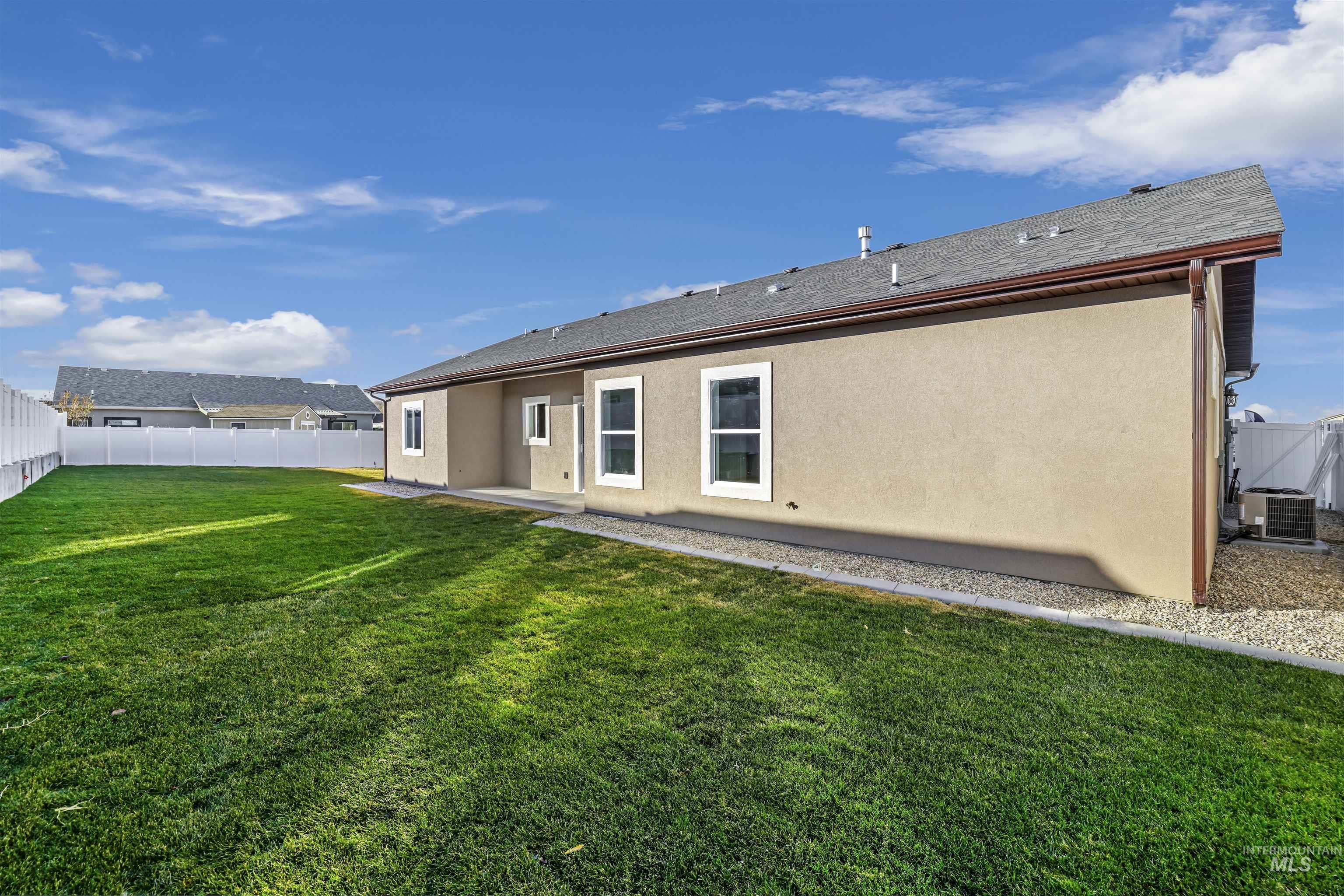 1483 Haizlee Way Property Photo 24