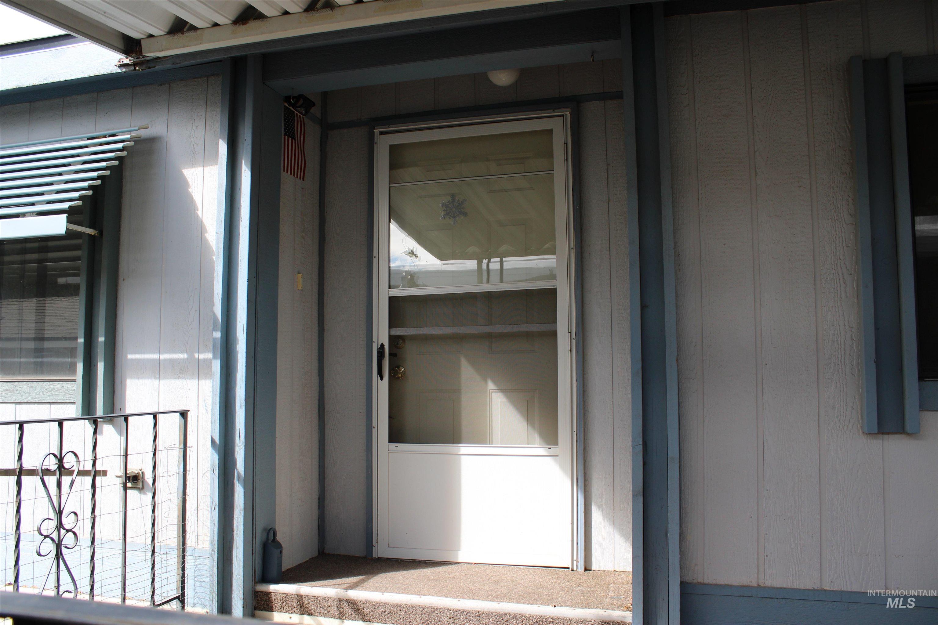 914 N Midland Blvd Property Photo 2