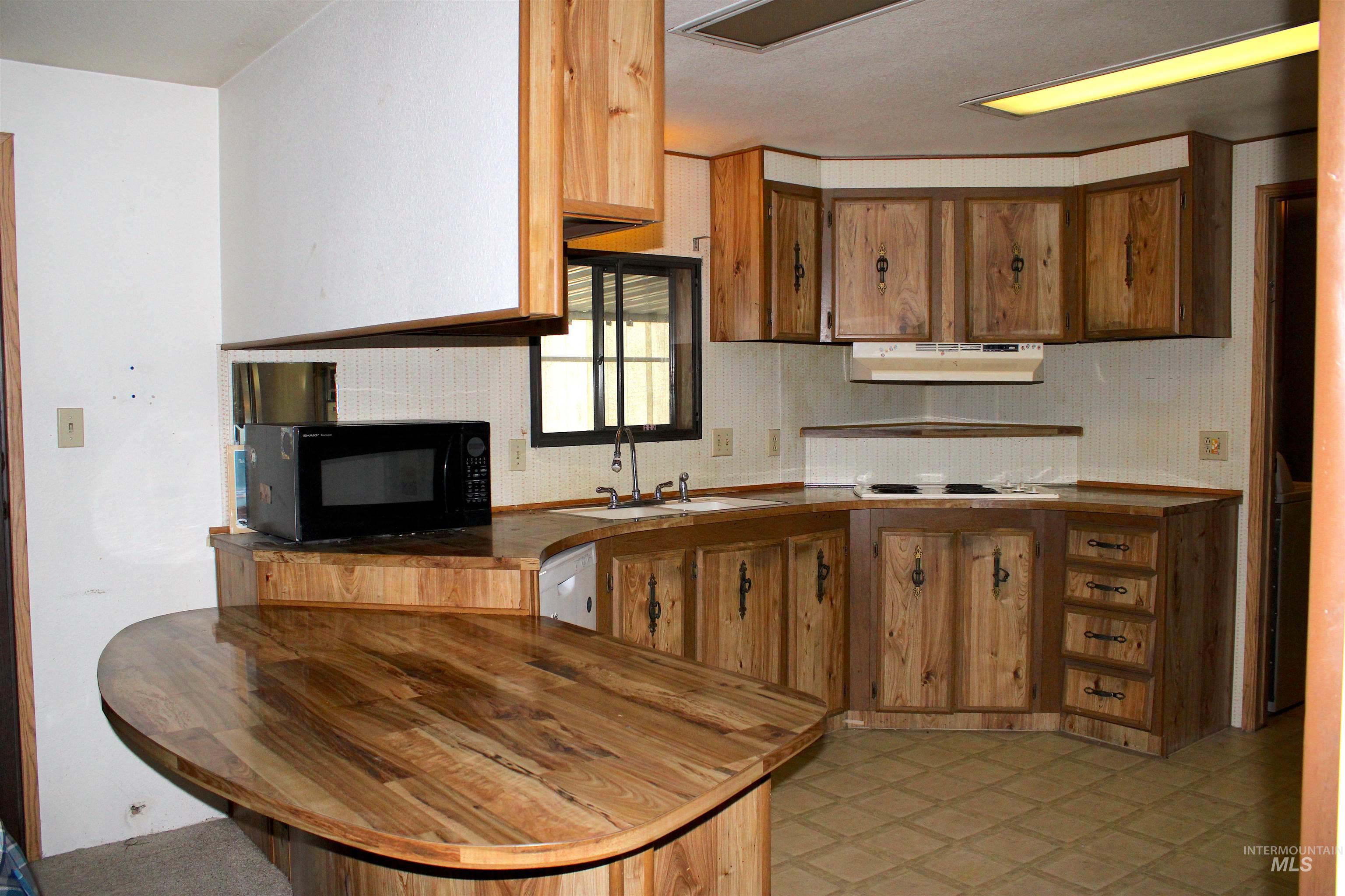 914 N Midland Blvd Property Photo 11