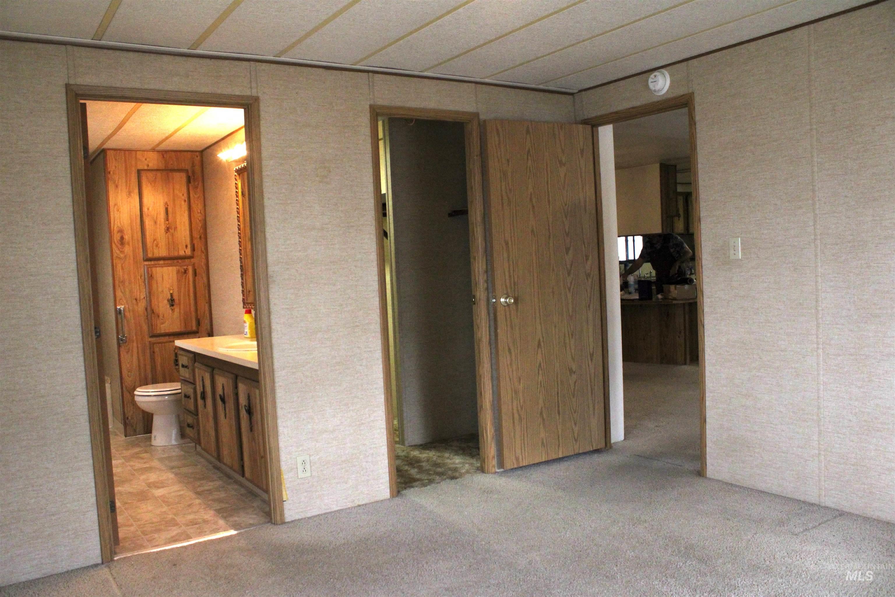 914 N Midland Blvd Property Photo 14