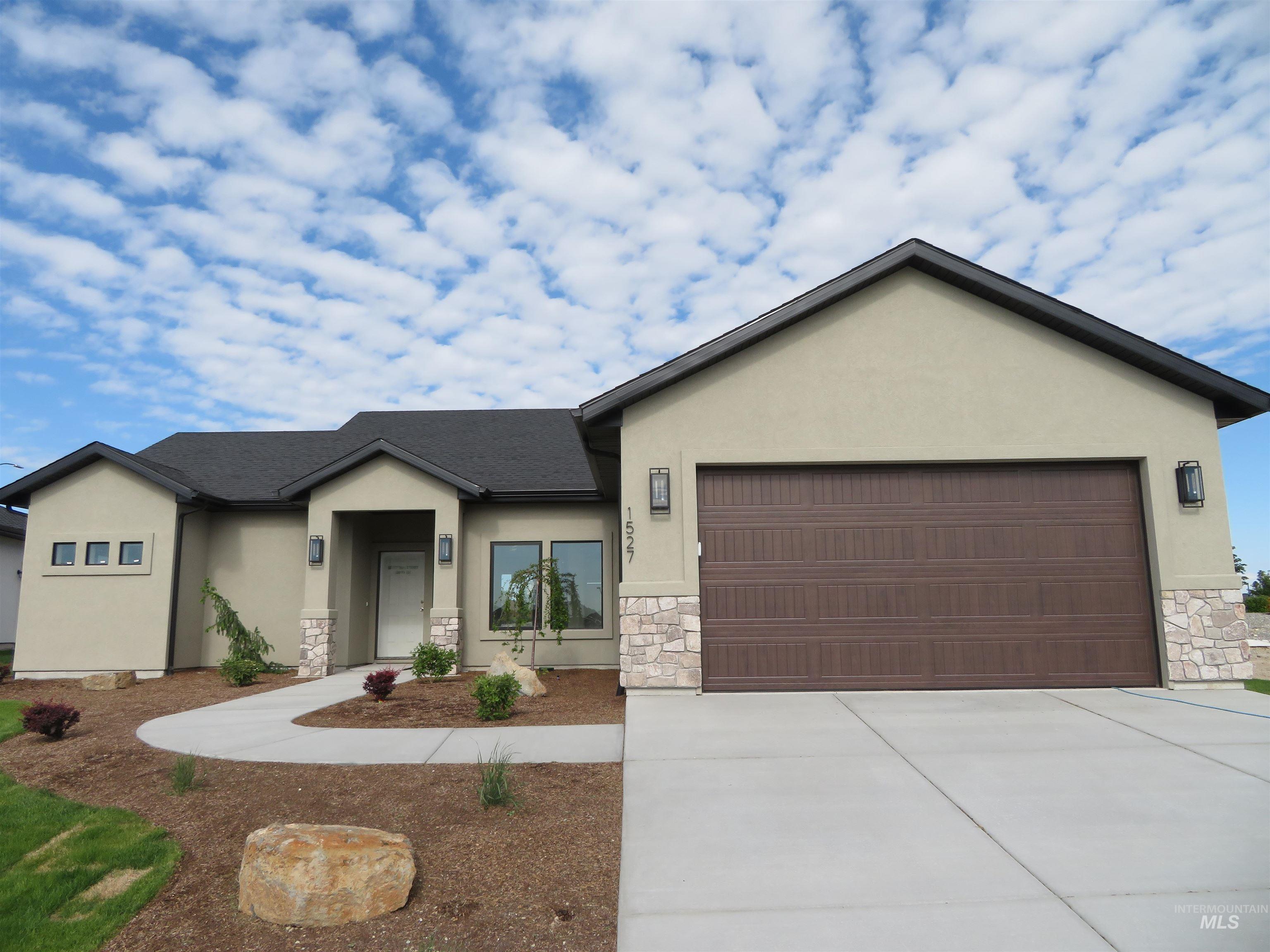 1527 Lagoon Lane Property Photo 1