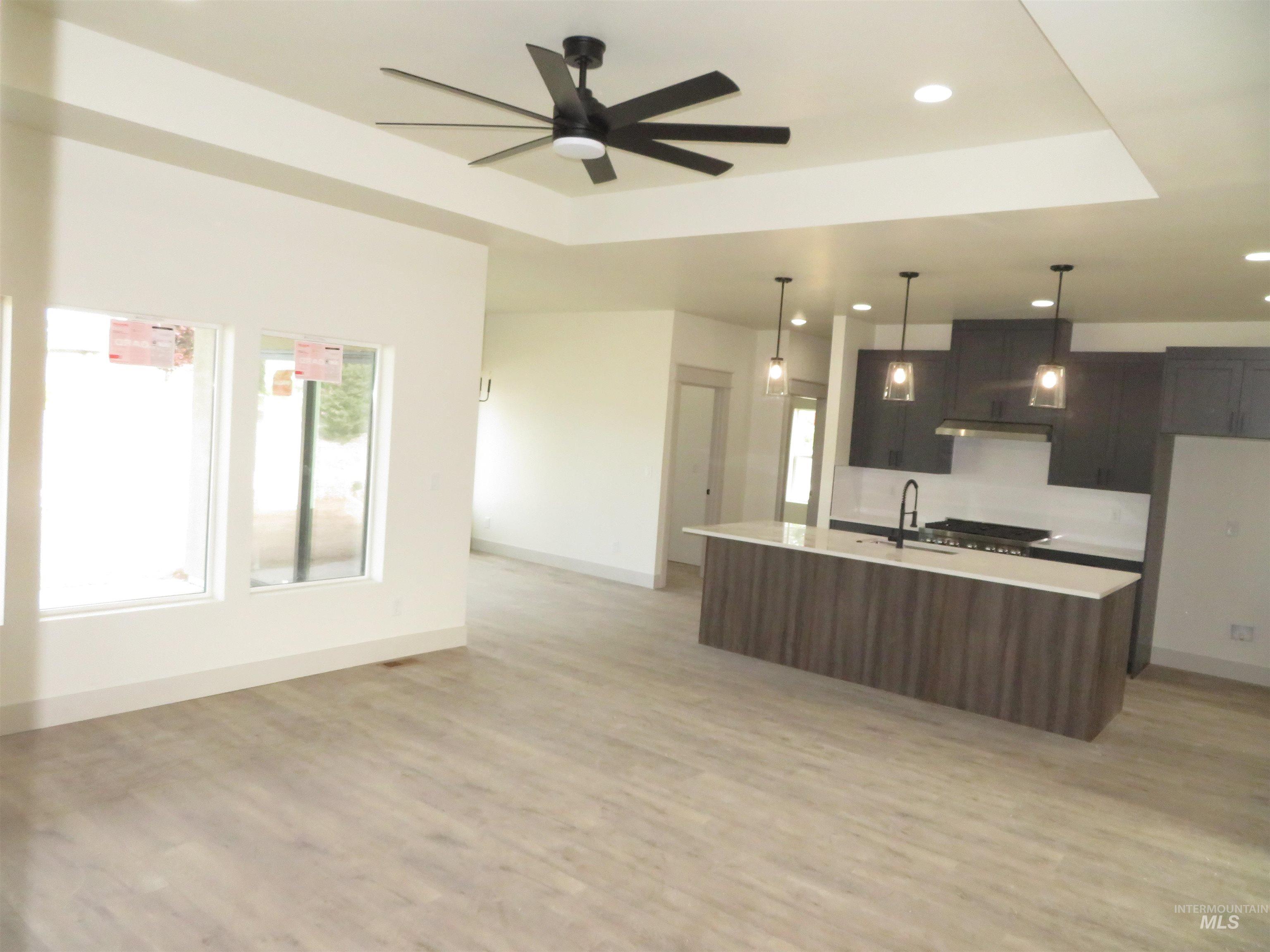 1527 Lagoon Lane Property Photo 4