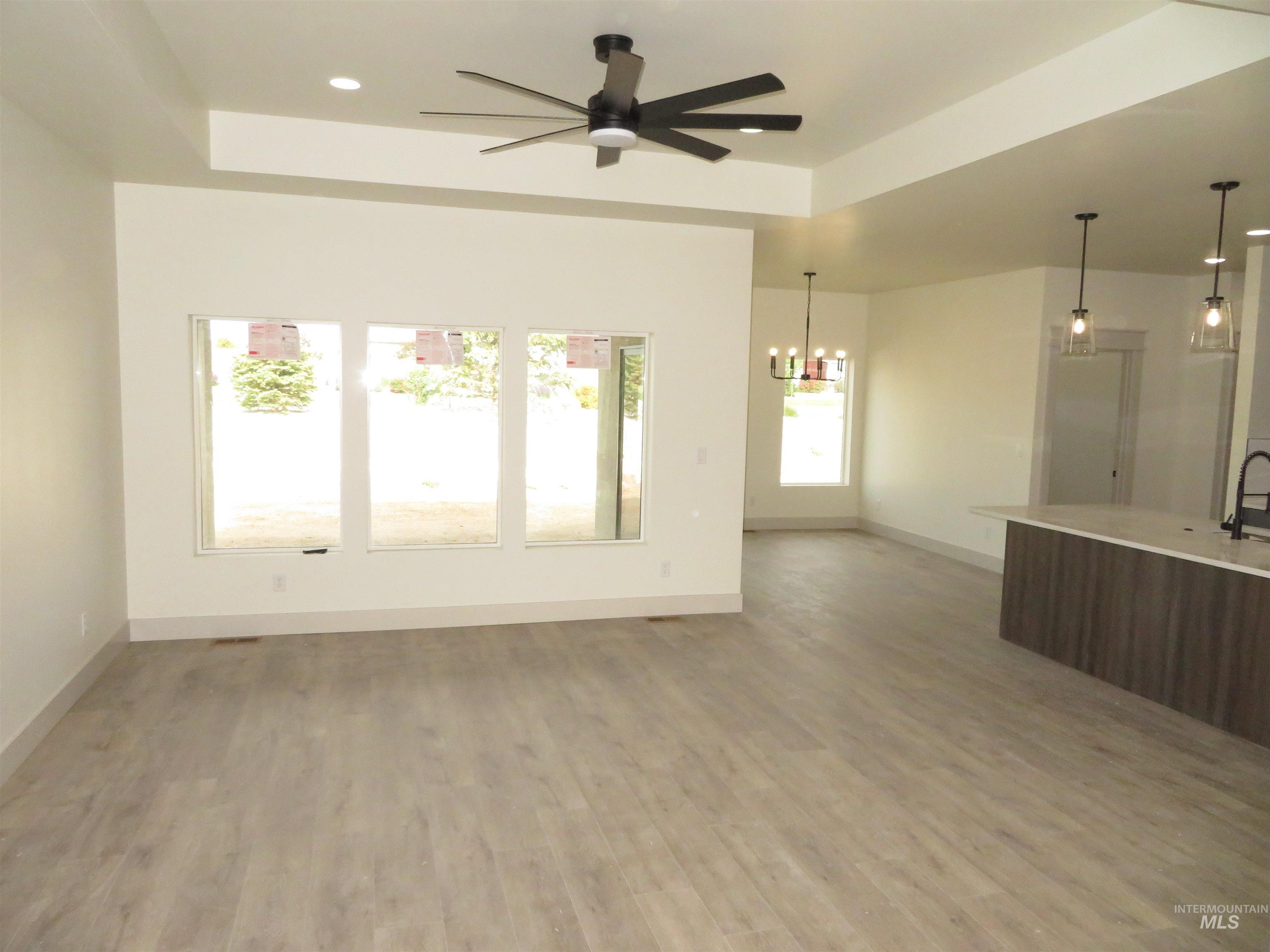 1527 Lagoon Lane Property Photo 8