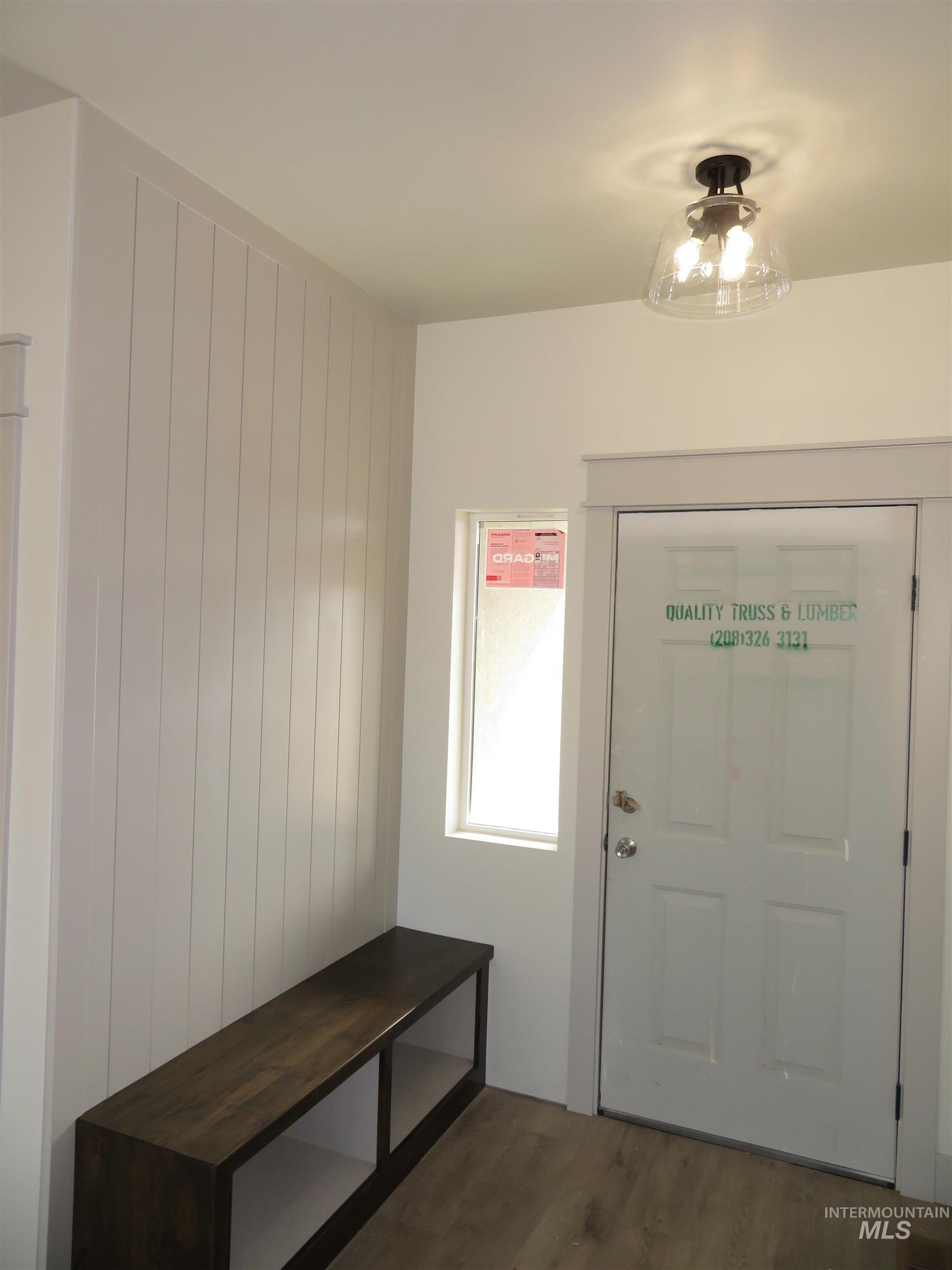 1527 Lagoon Lane Property Photo 9