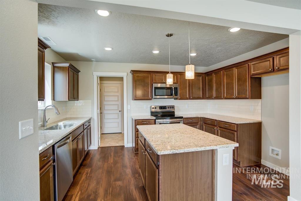 1589 Witt Property Photo 7