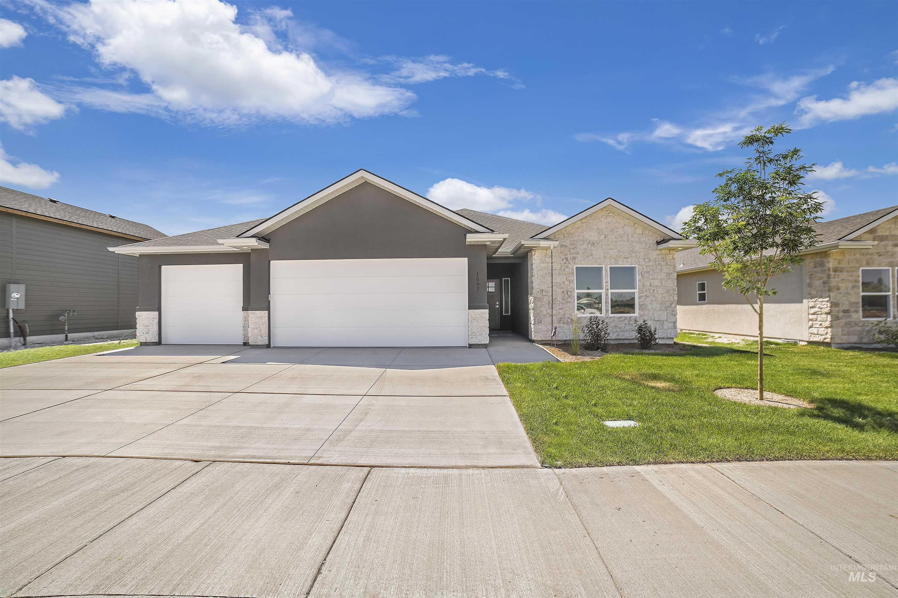 1548 Tule Dr Property Photo