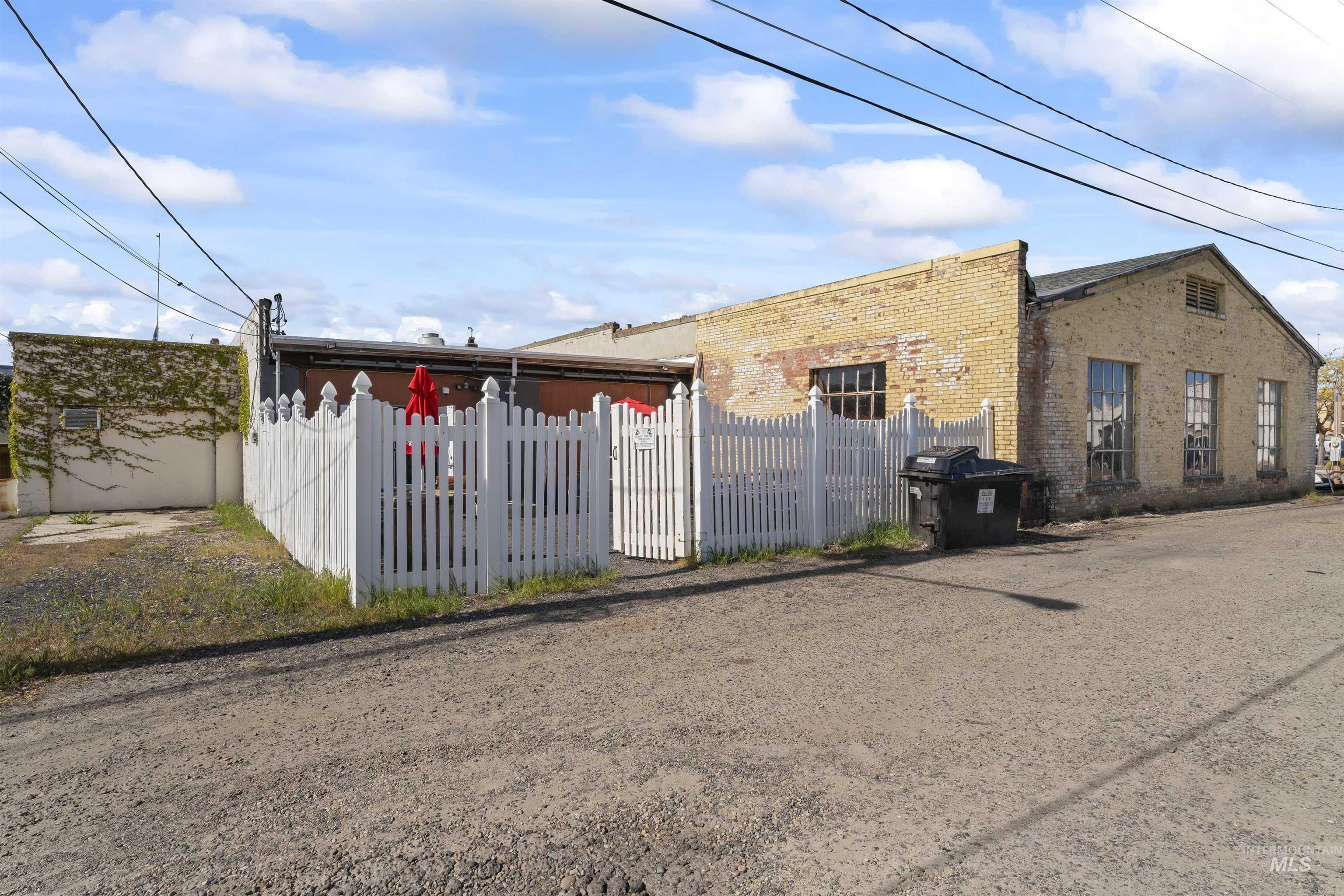 114 E Main Street Property Photo 40