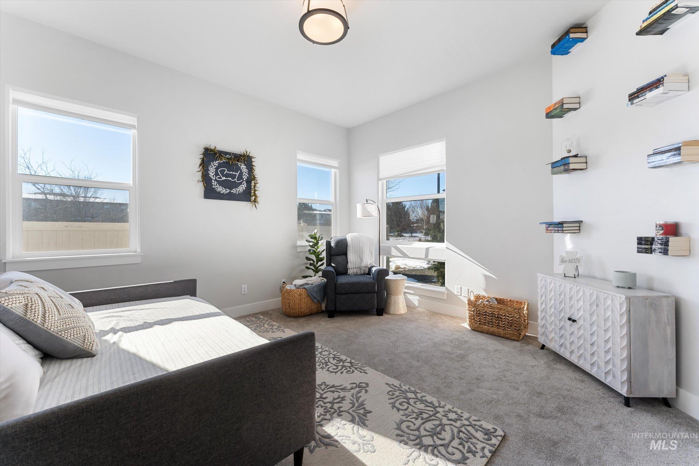 5610 S Zaivcla Property Photo 6