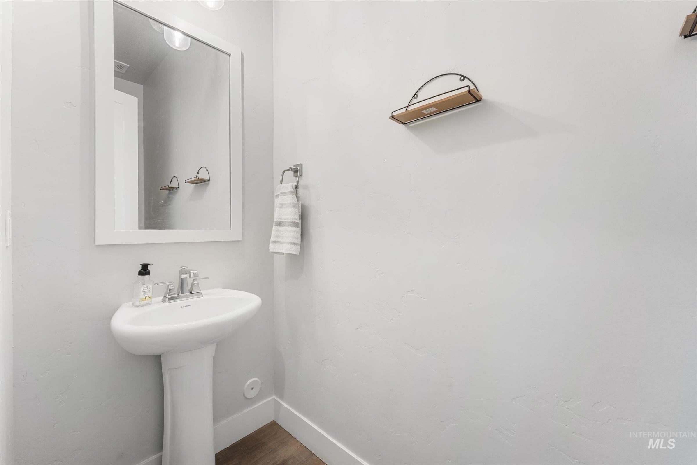 5610 S Zaivcla Property Photo 8