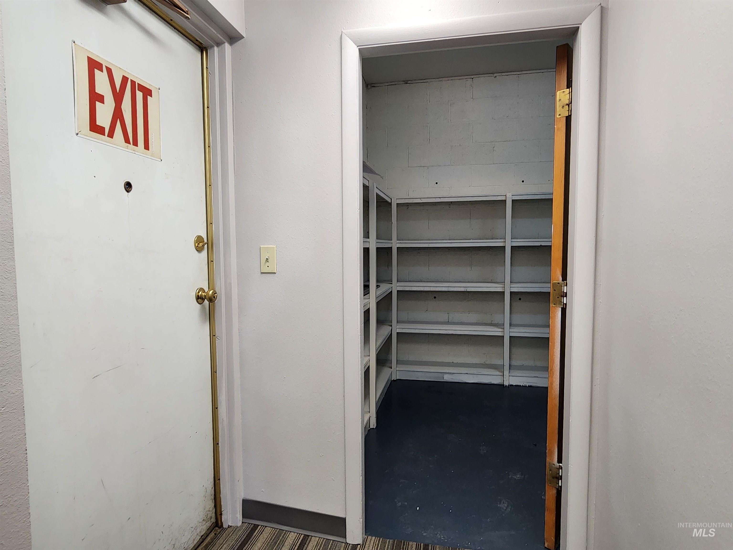 720 6th St. Property Photo 9