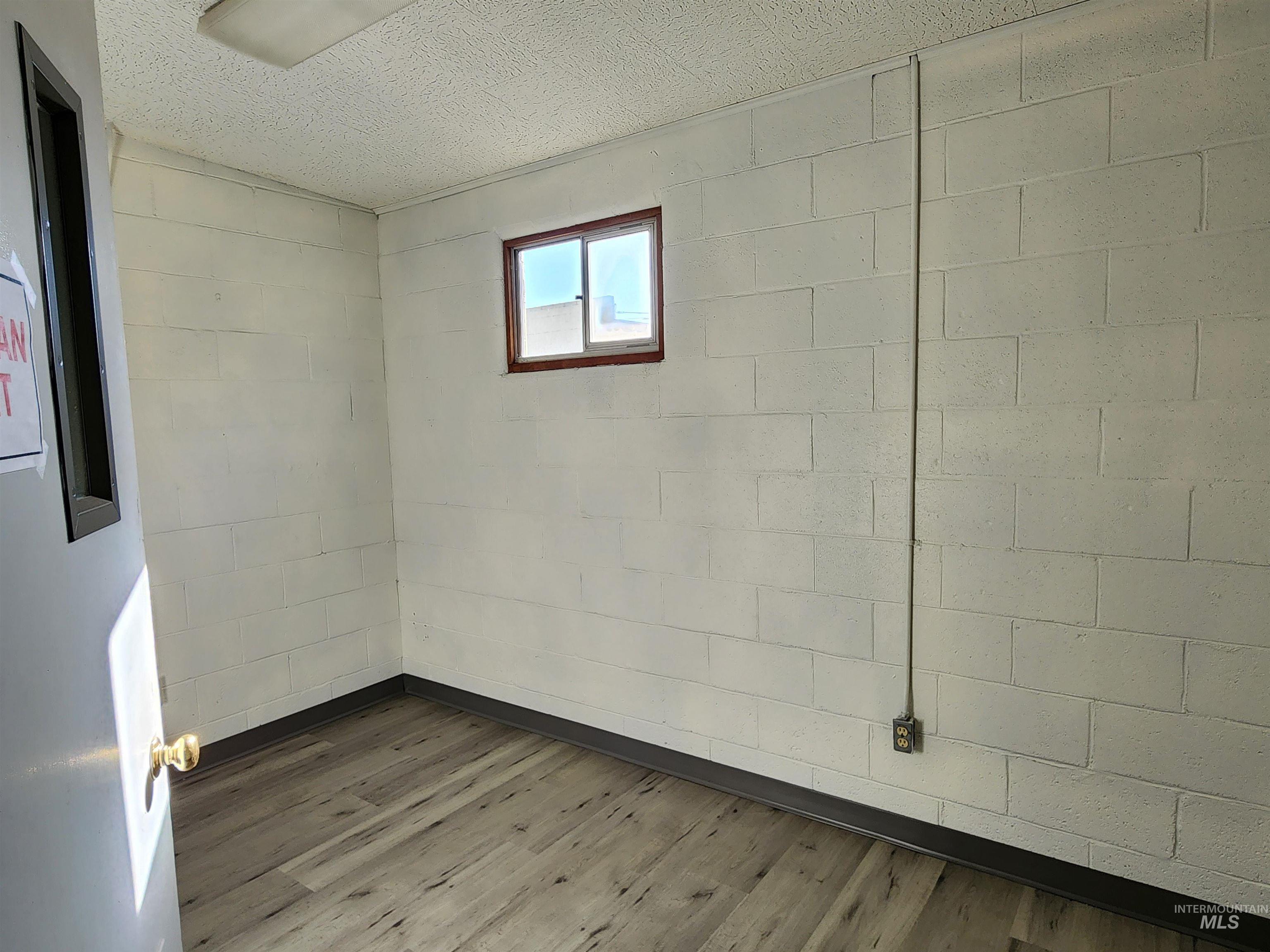 720 6th St. Property Photo 12