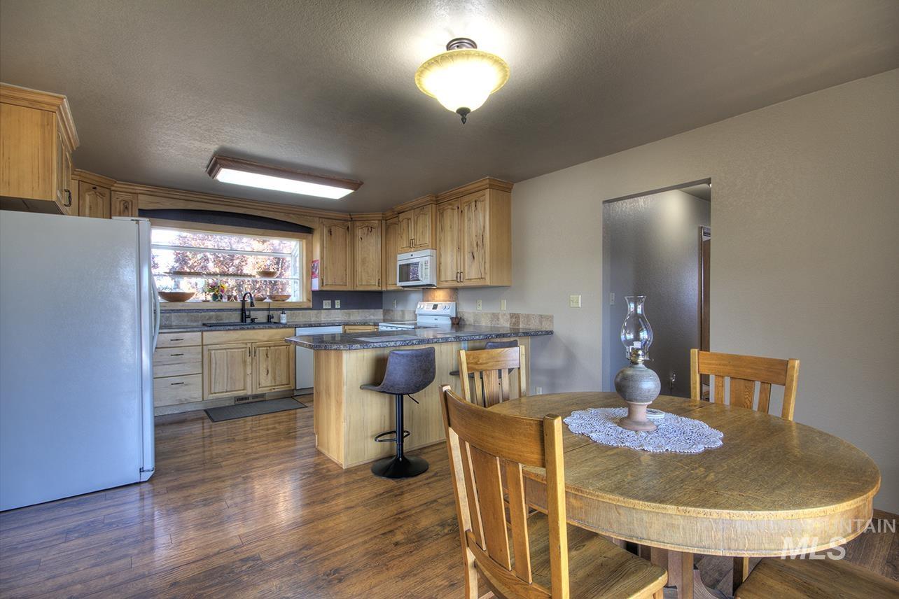 585 S Park Boulevard Property Photo 11