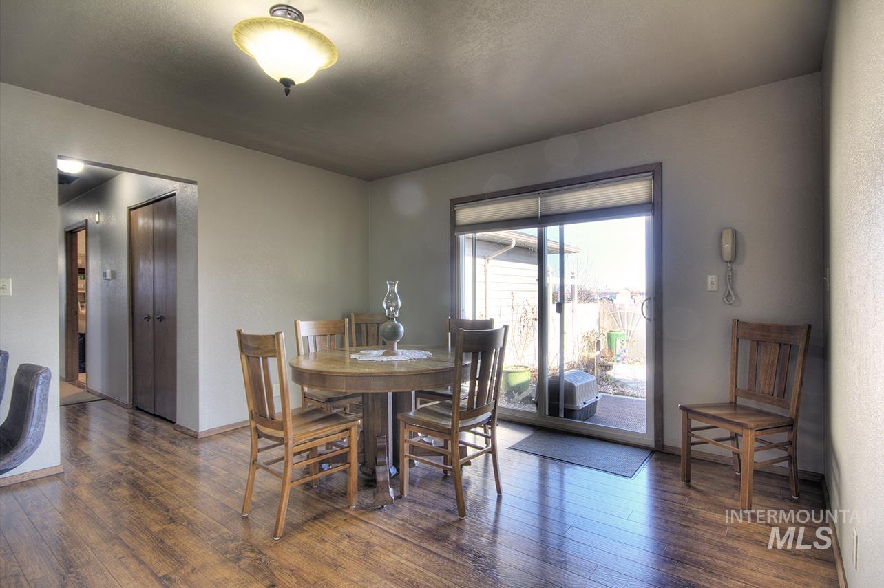 585 S Park Boulevard Property Photo 14