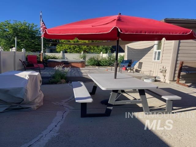 585 S Park Boulevard Property Photo 32