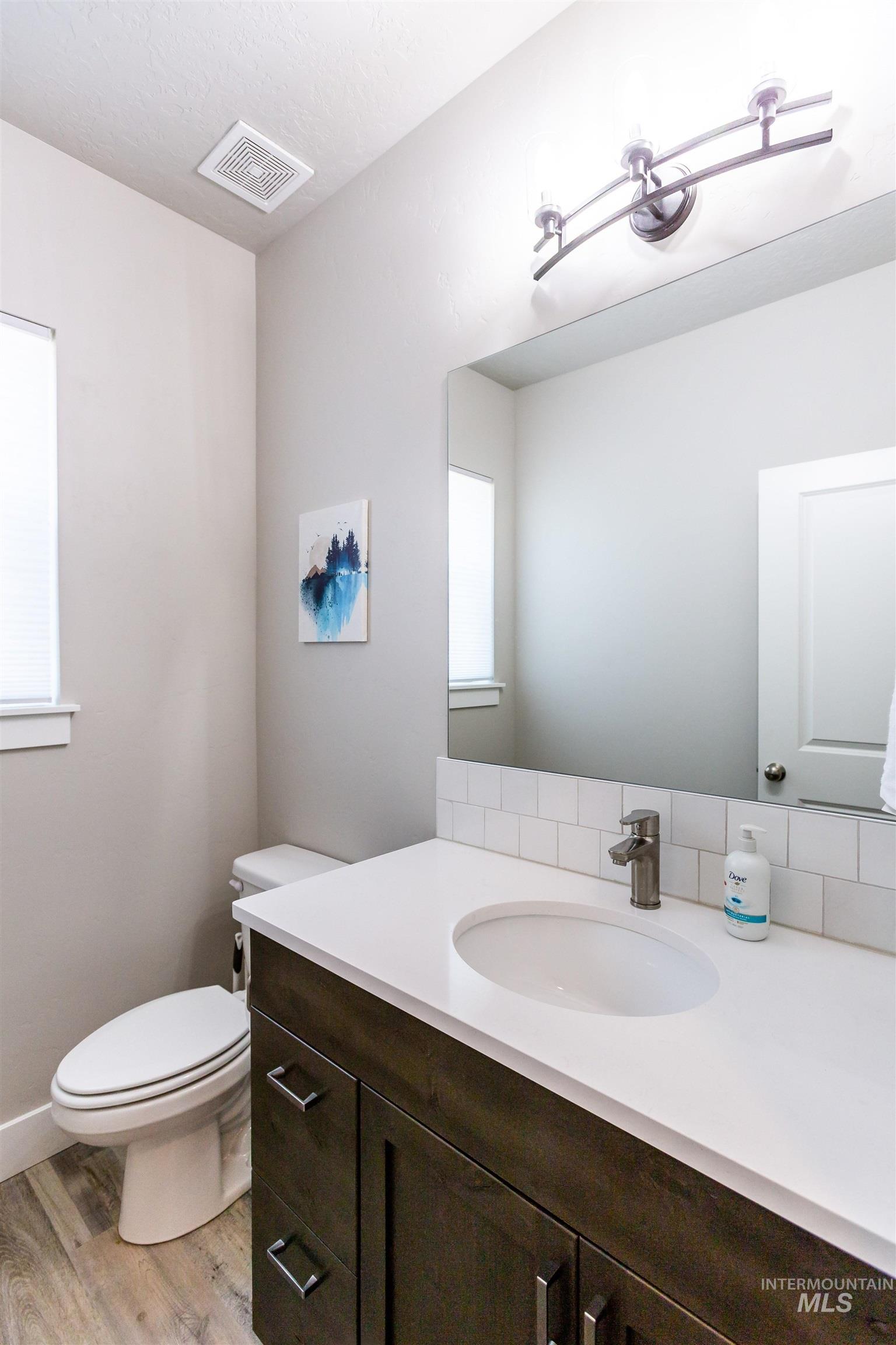 250 E Jordan Street Property Photo 22
