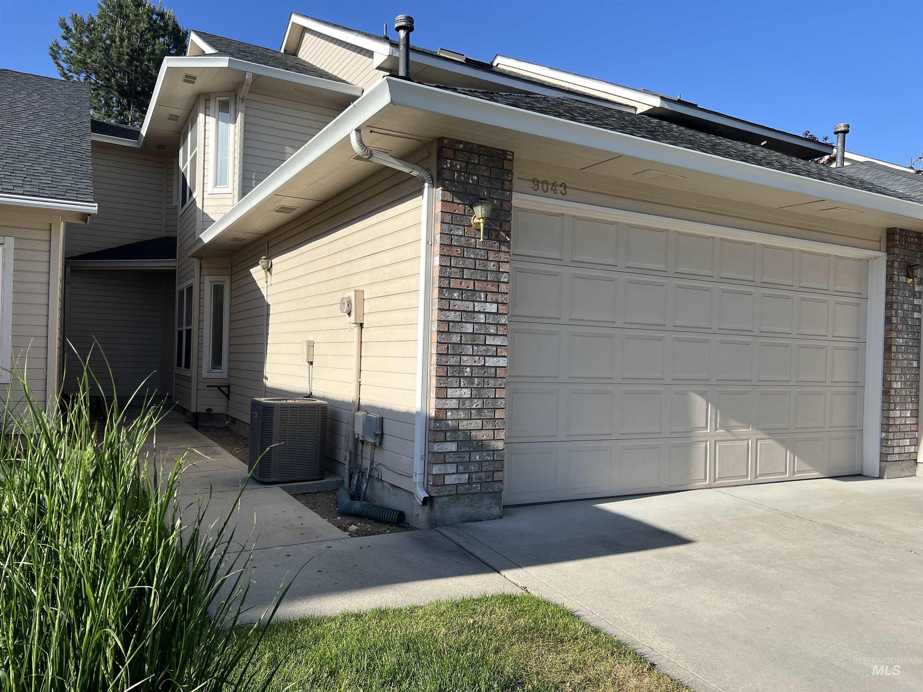 9043 W Shoup Ave Property Photo 2