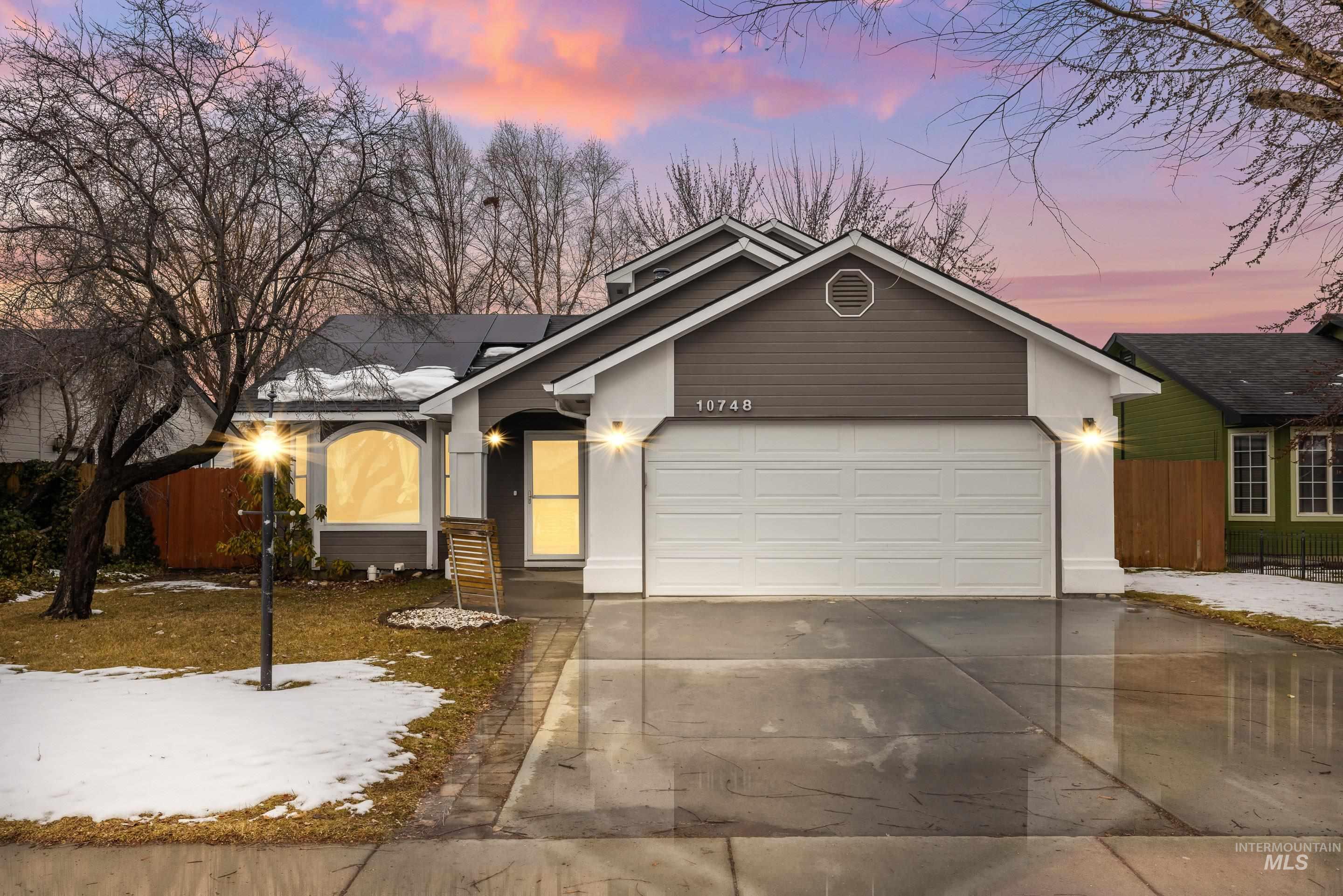 10748 W Hazelwood Property Photo 1