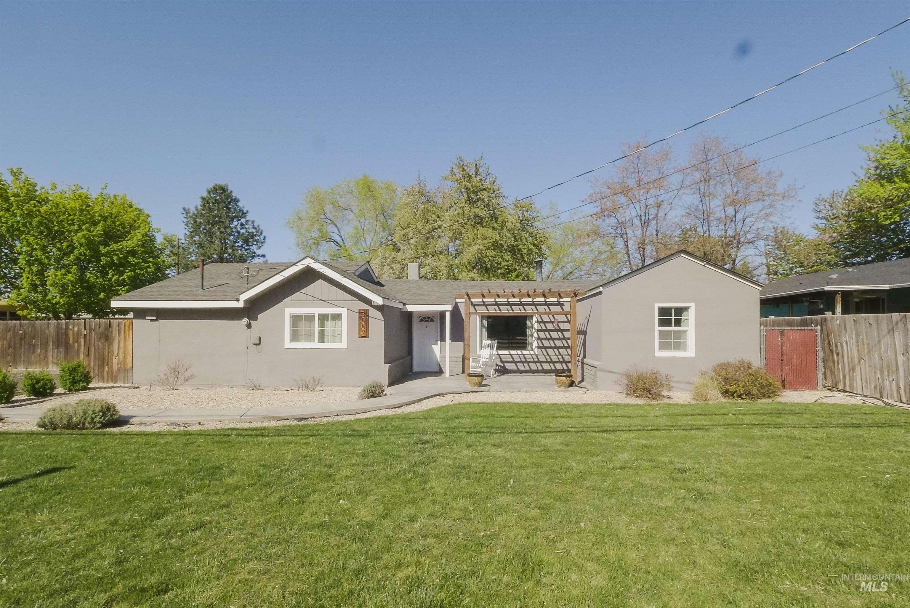 3007 S Virginia Ave Property Photo 1
