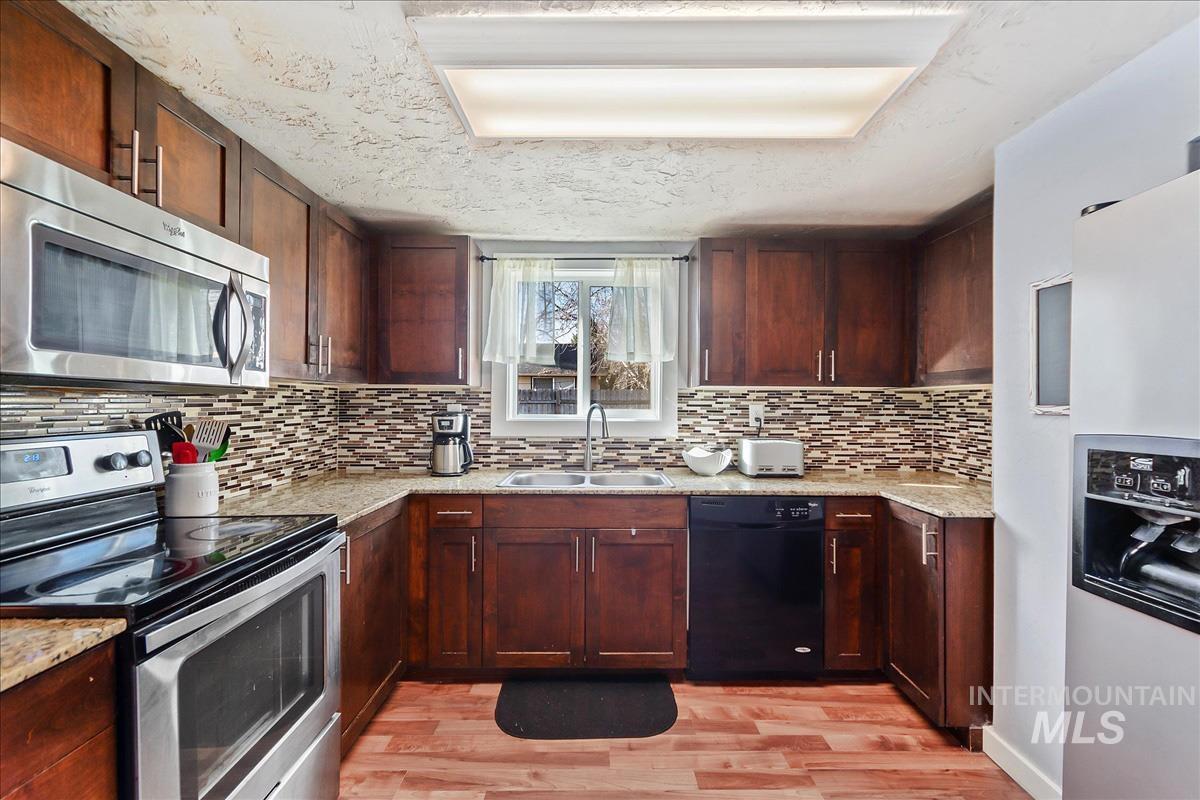 3007 S Virginia Ave Property Photo 10