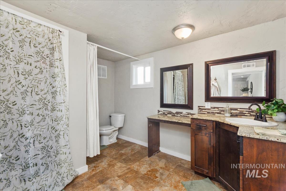 3007 S Virginia Ave Property Photo 14