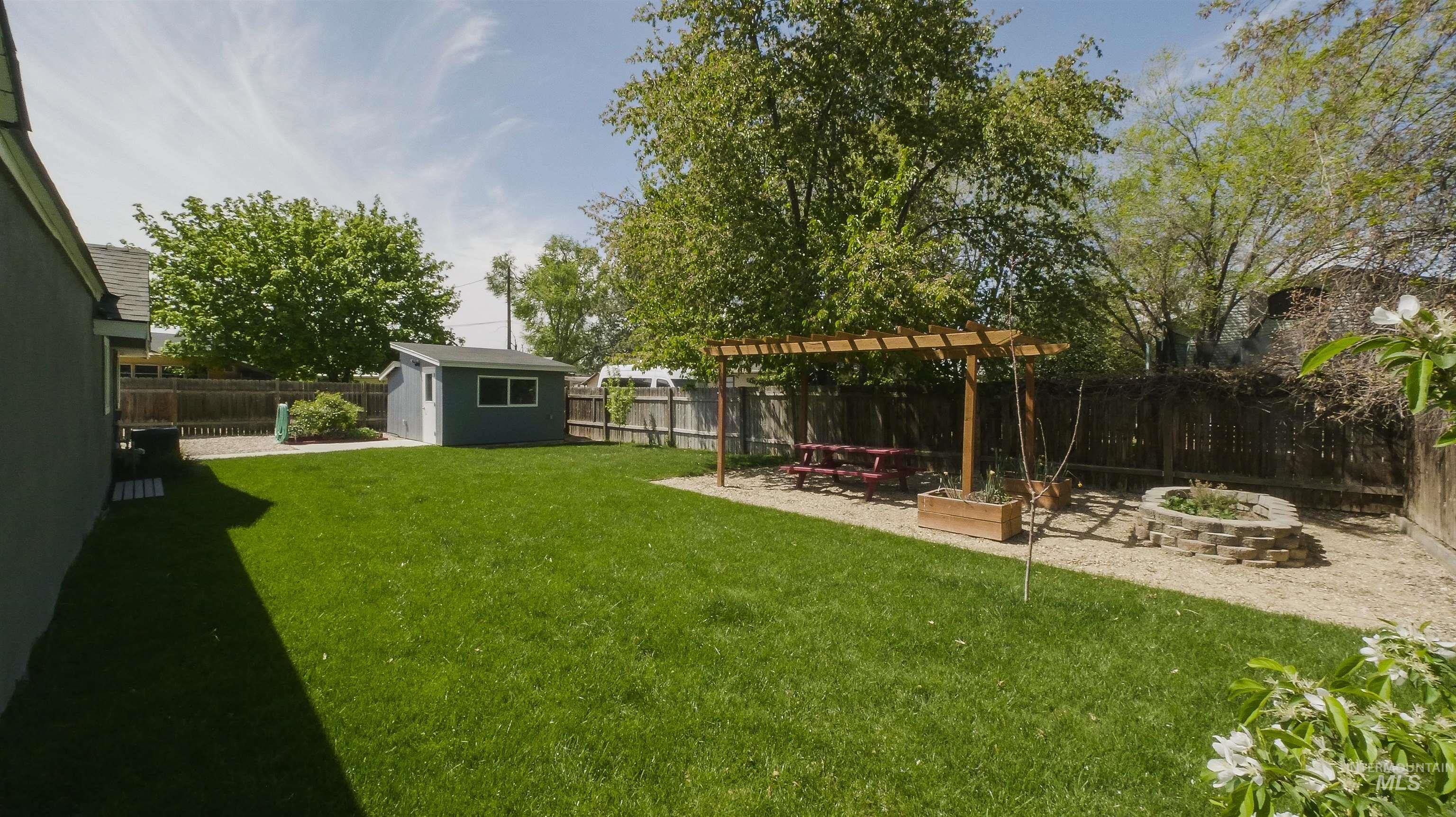 3007 S Virginia Ave Property Photo 23