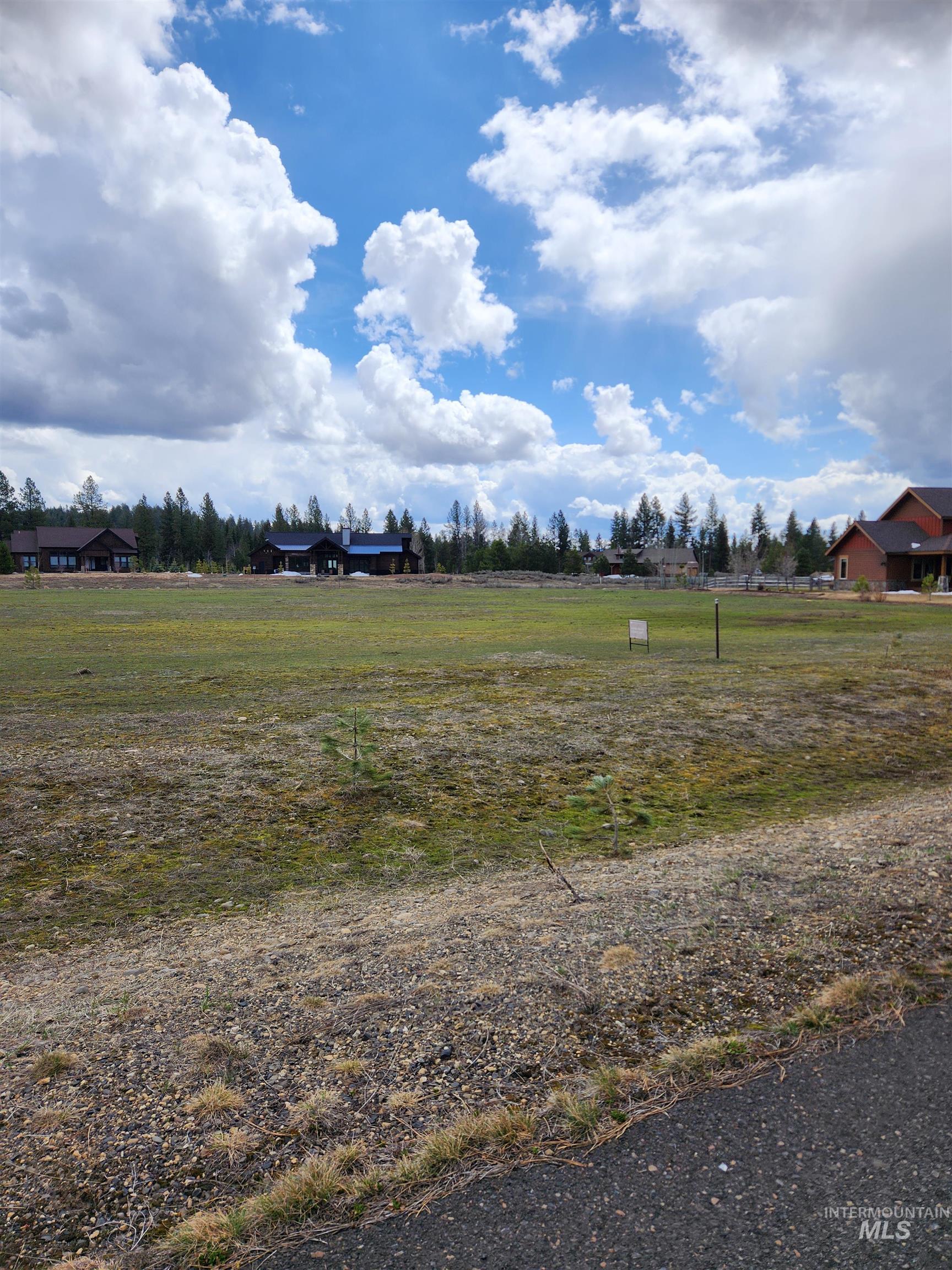 18 Arrowgrass Ct. Property Photo 6
