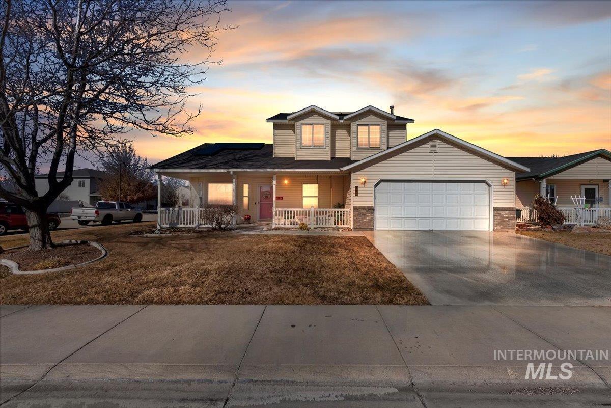 492 E Black Hawk Ct Property Photo
