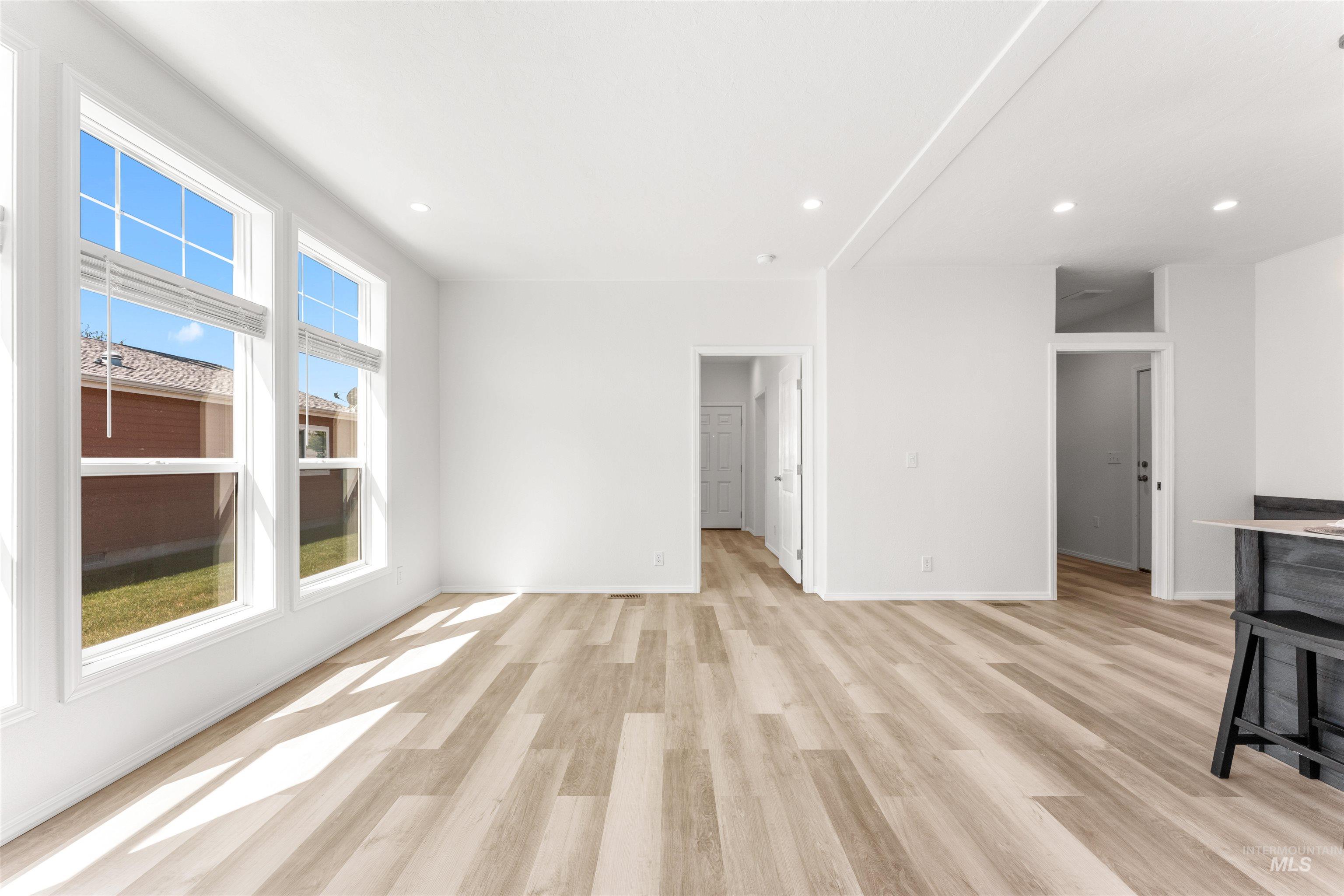 421 S Curtis #206 Property Photo 6