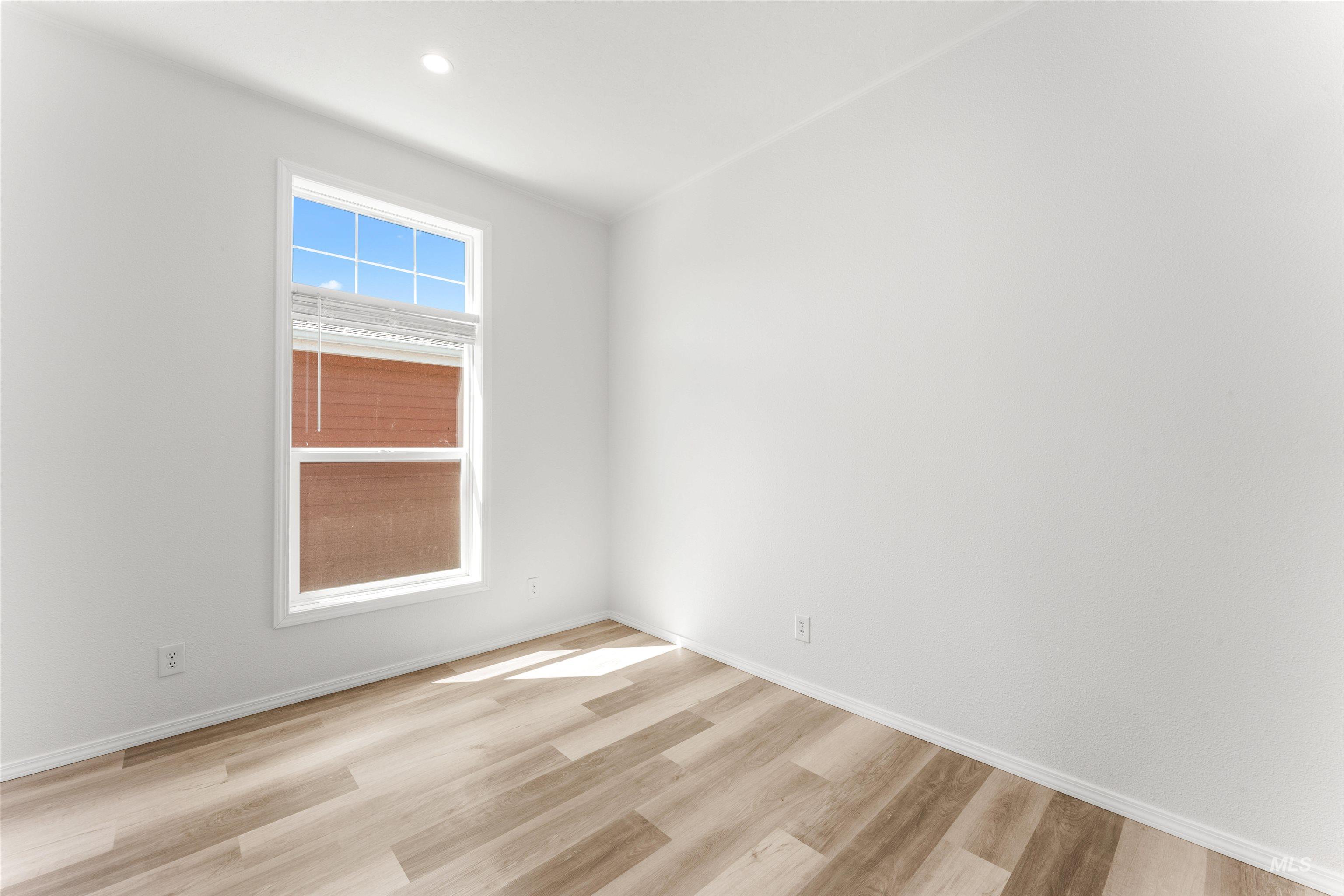 421 S Curtis #206 Property Photo 15
