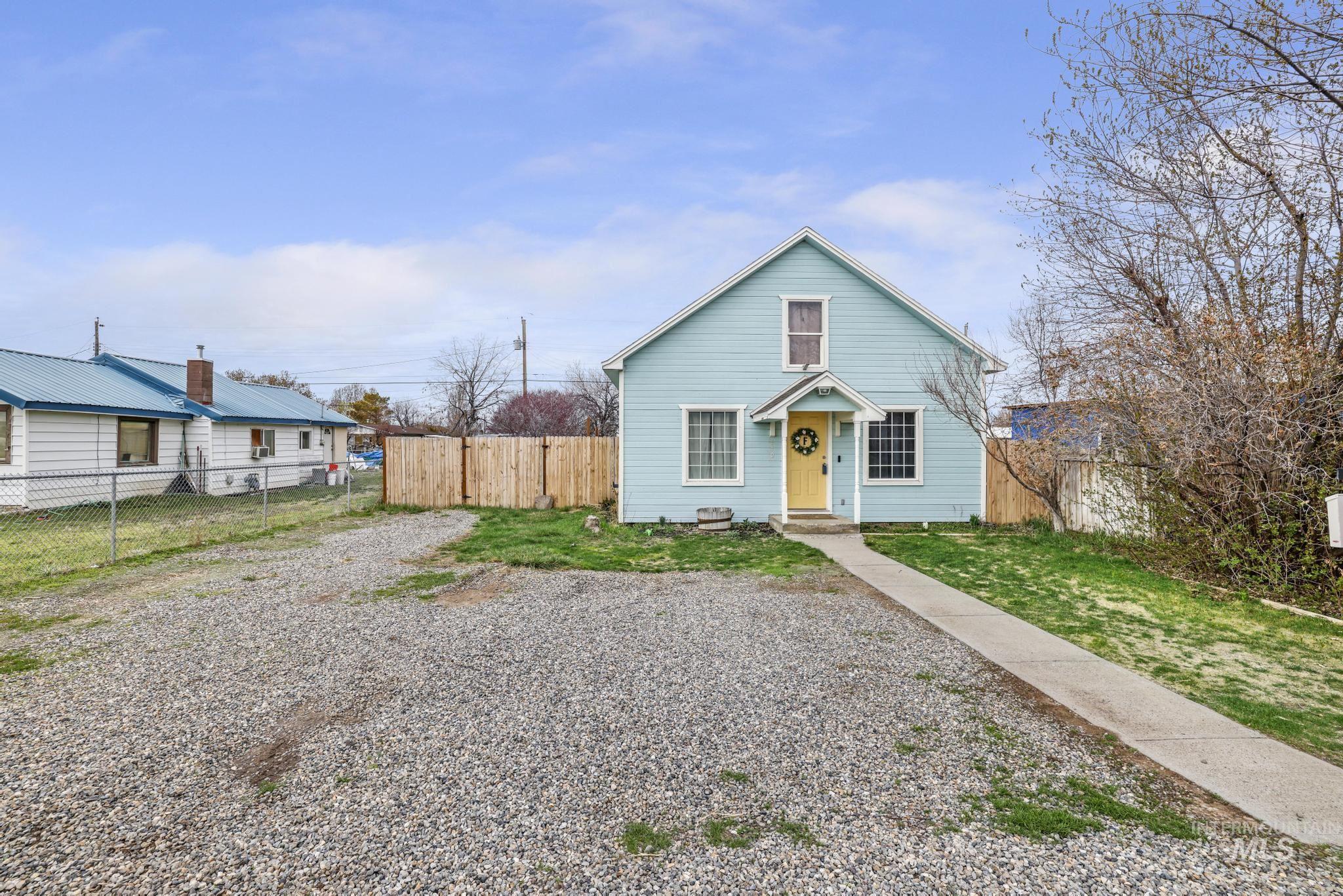 640 3rd St E Property Photo 4