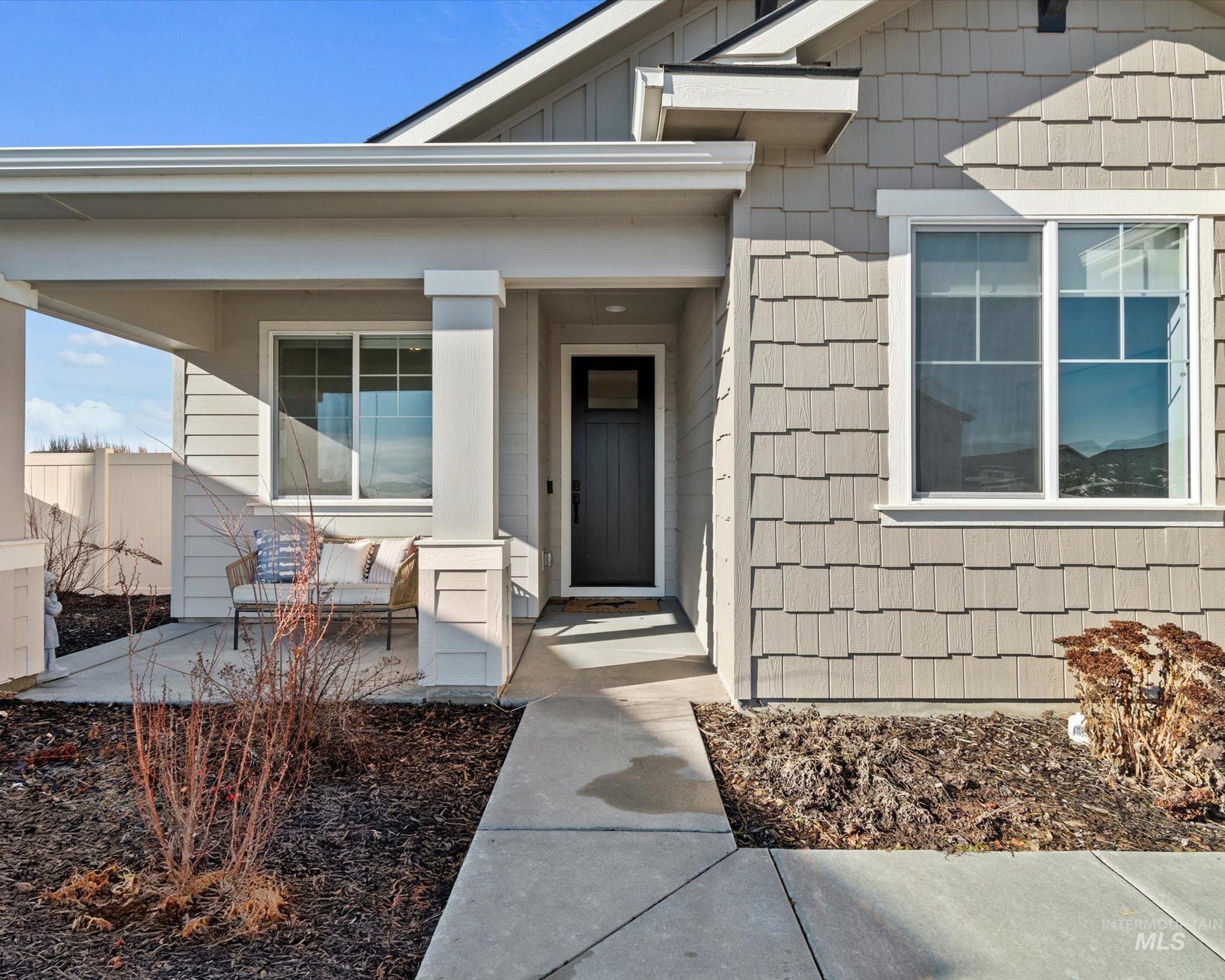 4875 N Glenrock Ave Property Photo 4