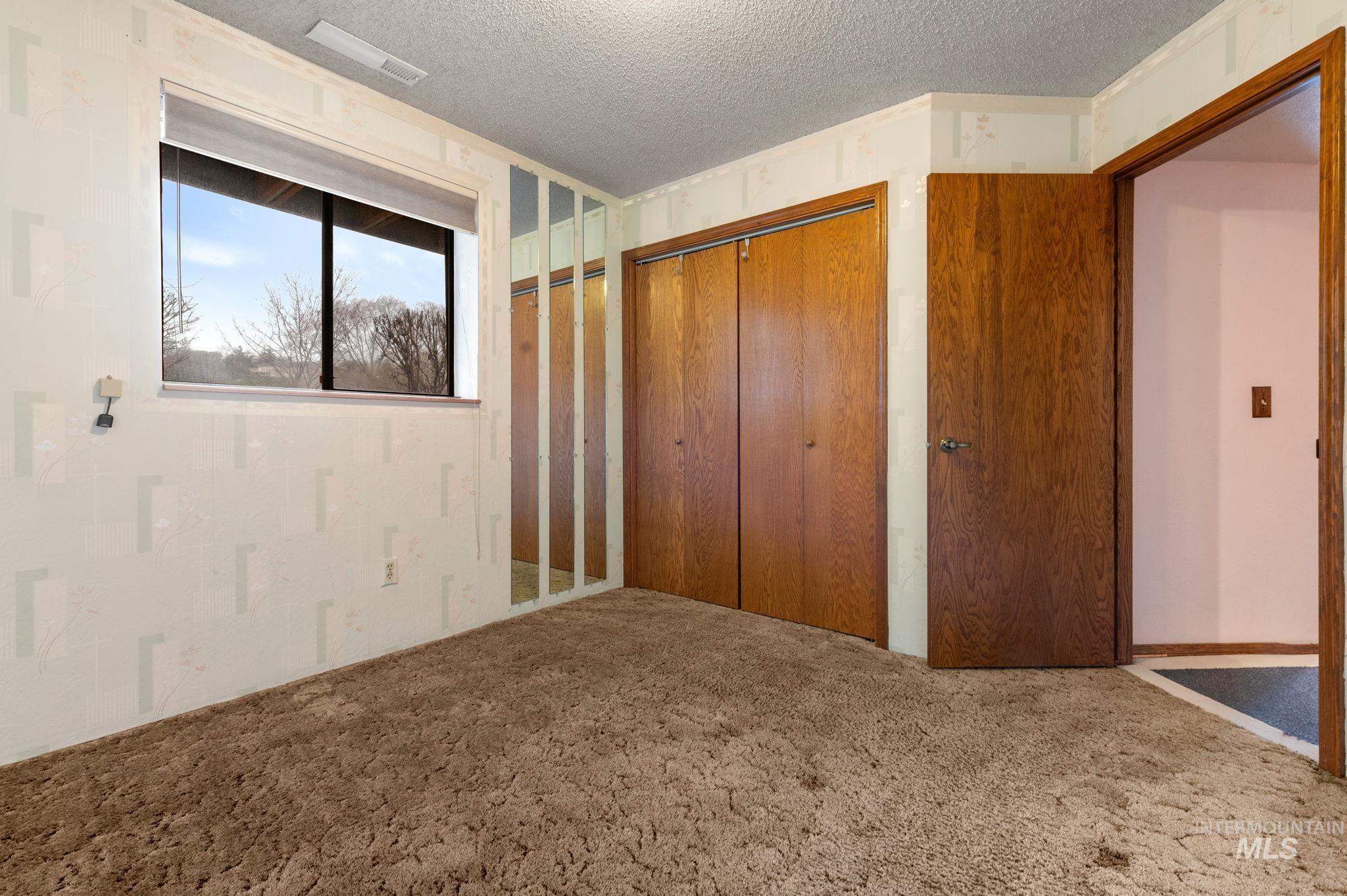 2566 Grandview Dr. Property Photo 14