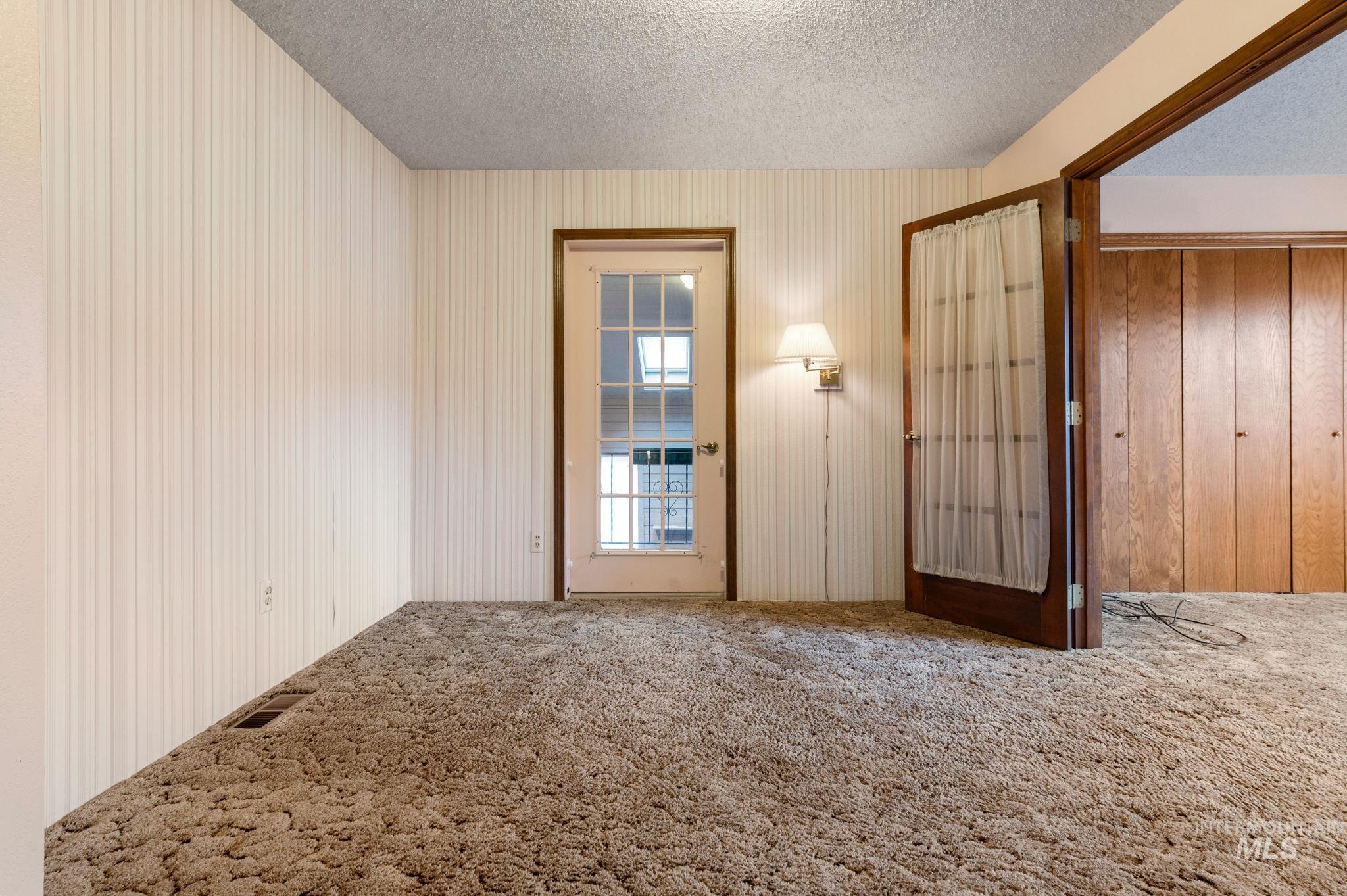 2566 Grandview Dr. Property Photo 15