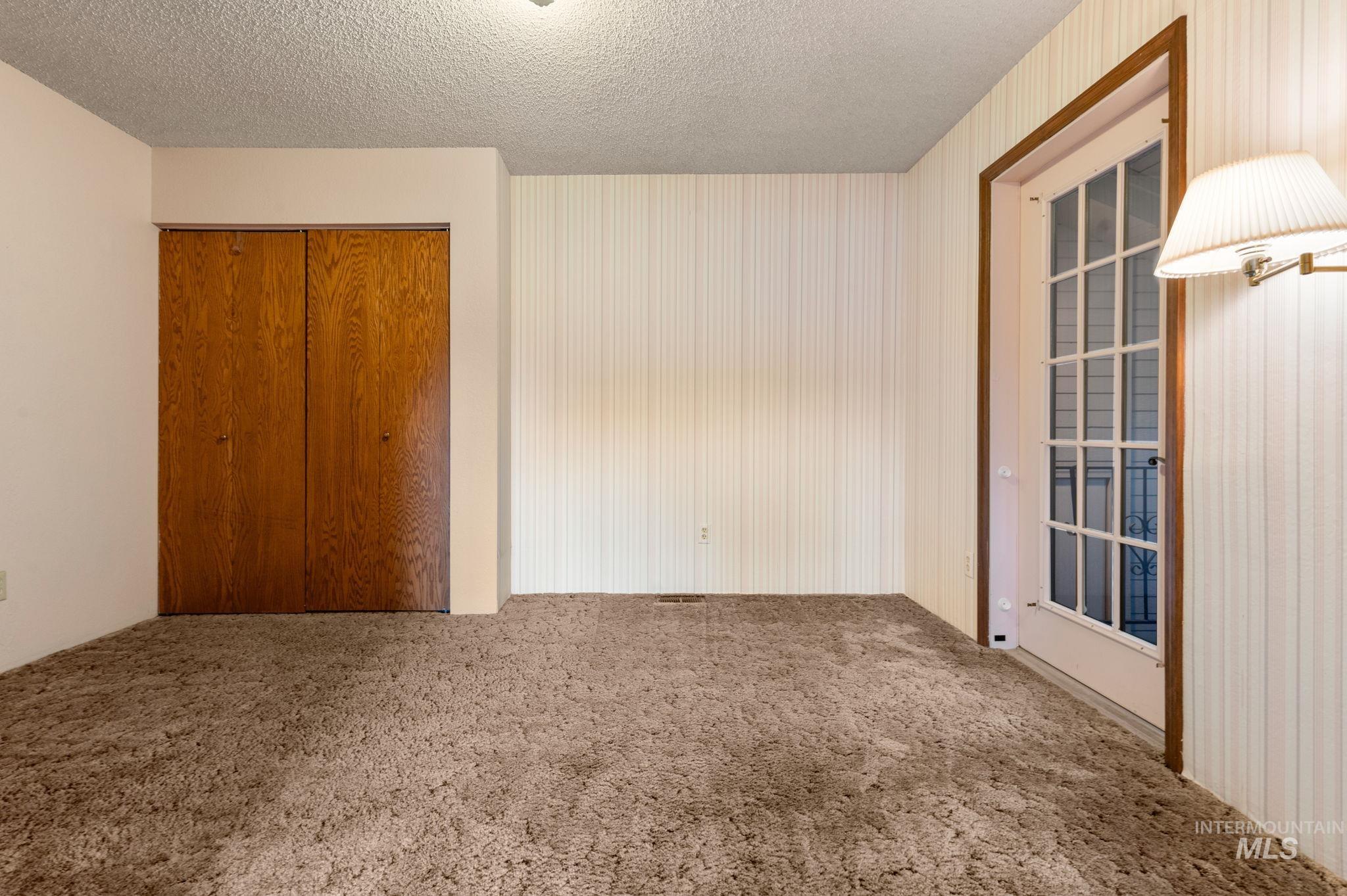 2566 Grandview Dr. Property Photo 17