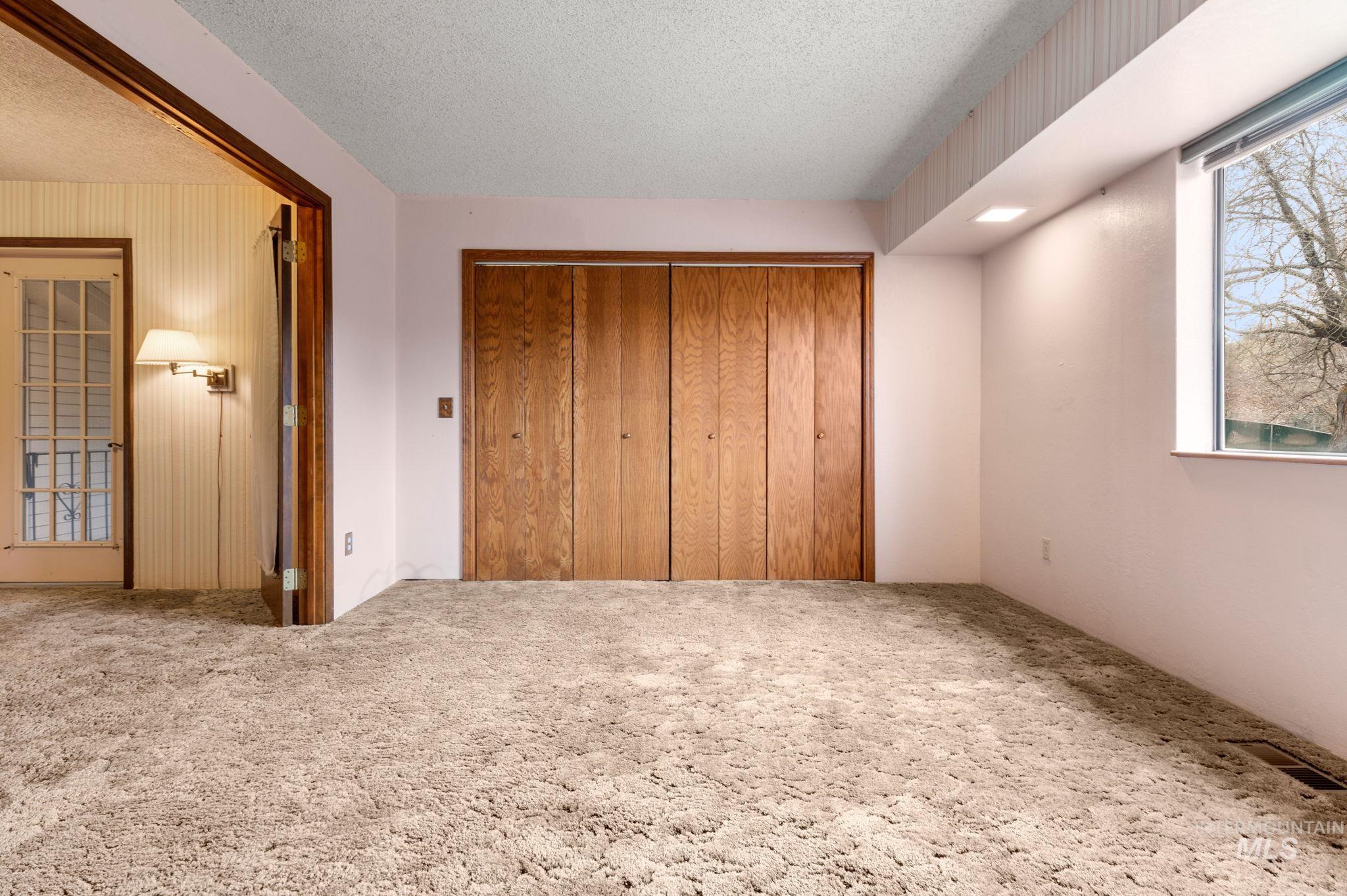 2566 Grandview Dr. Property Photo 20