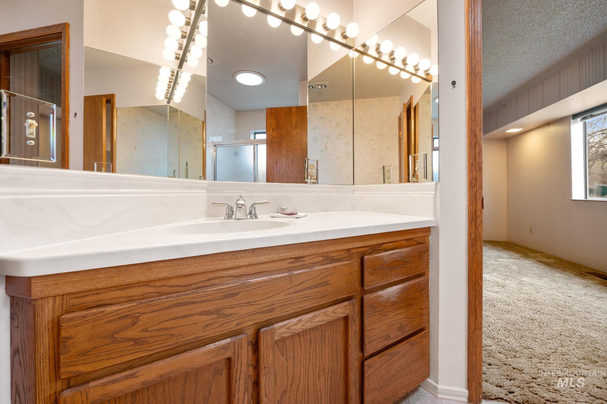 2566 Grandview Dr. Property Photo 21