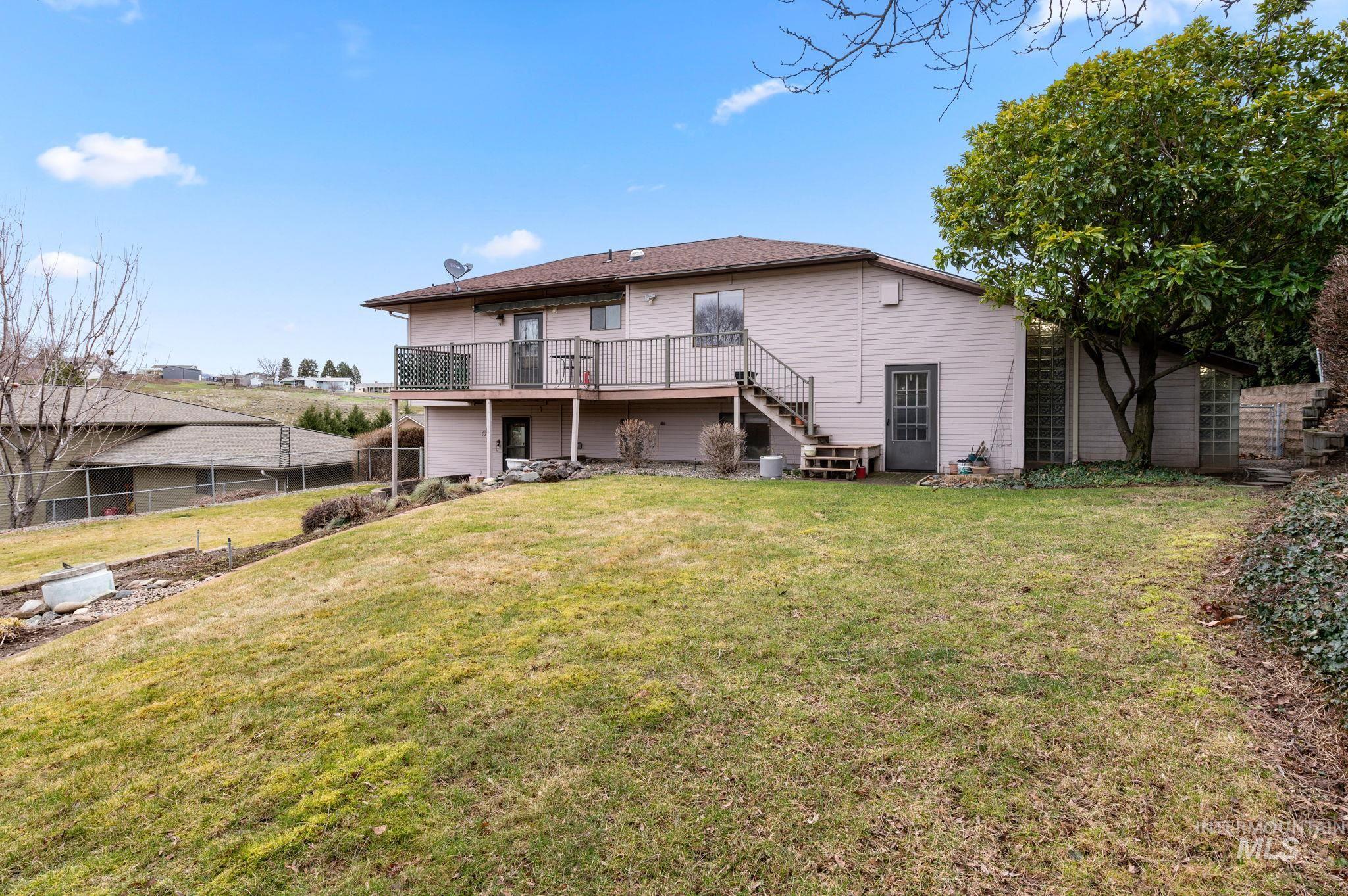 2566 Grandview Dr. Property Photo 40