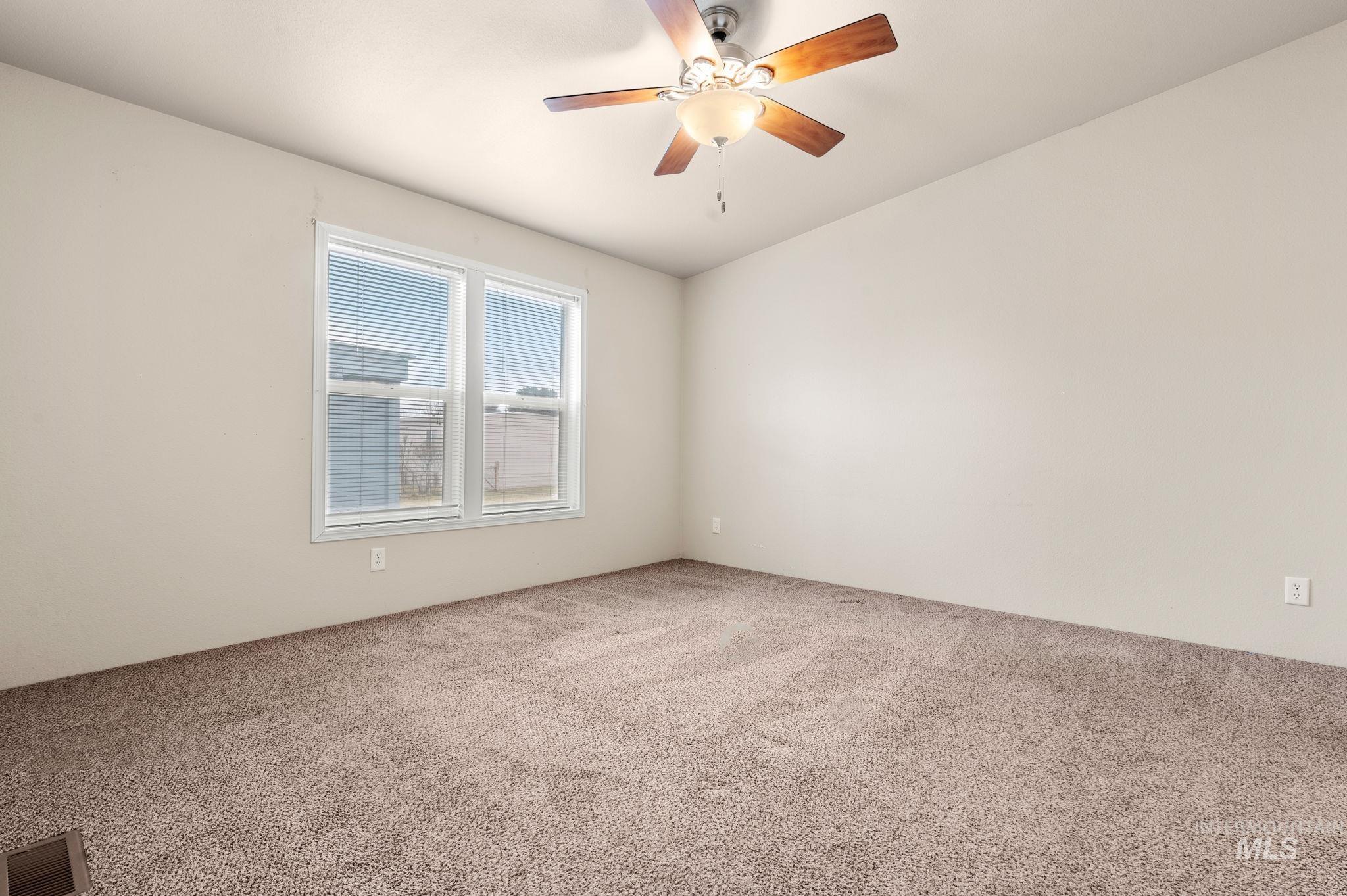 2015 6th Avenue Property Photo 13