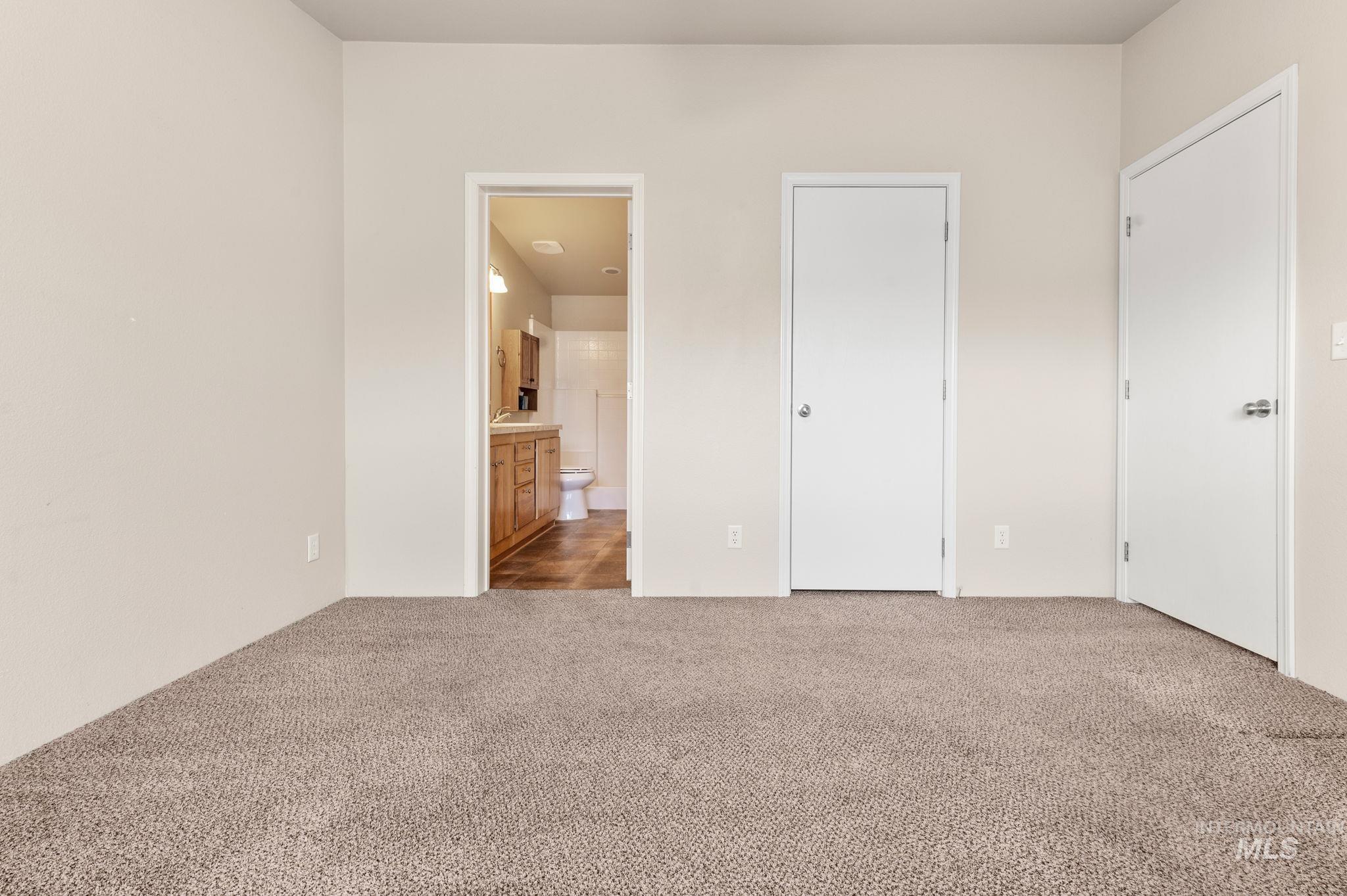 2015 6th Avenue Property Photo 14
