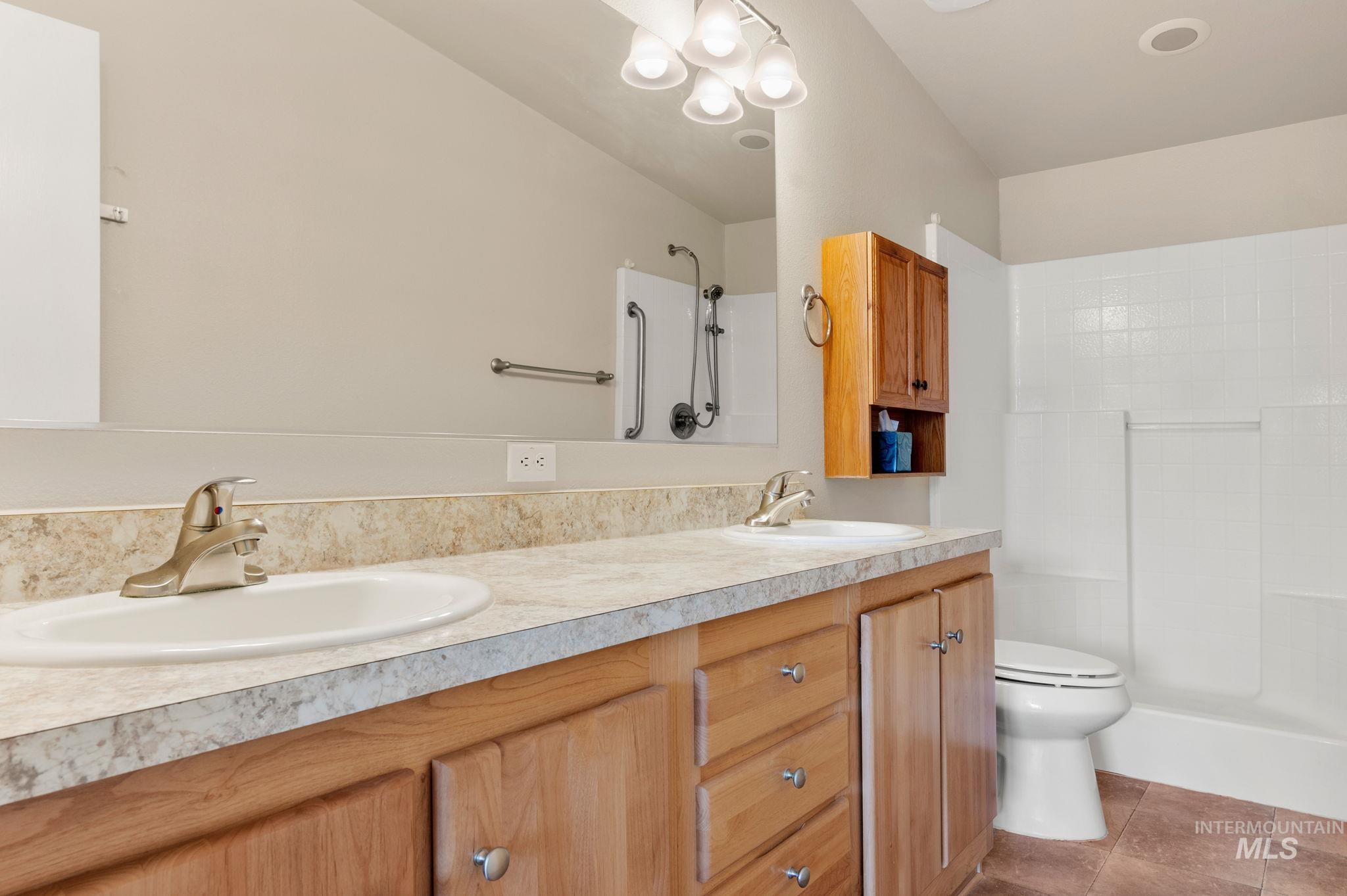 2015 6th Avenue Property Photo 16