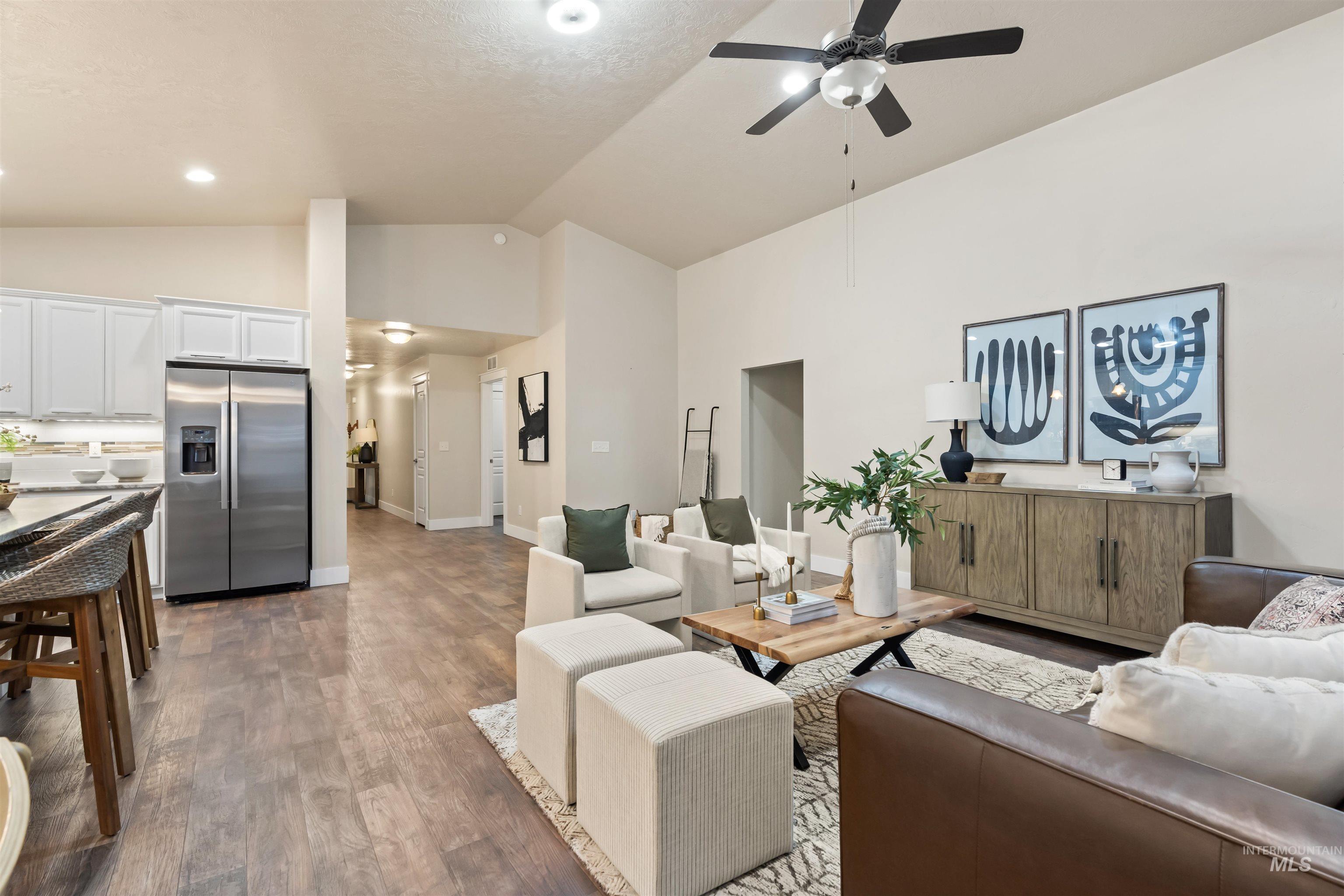 1511 E Strauss Property Photo 10