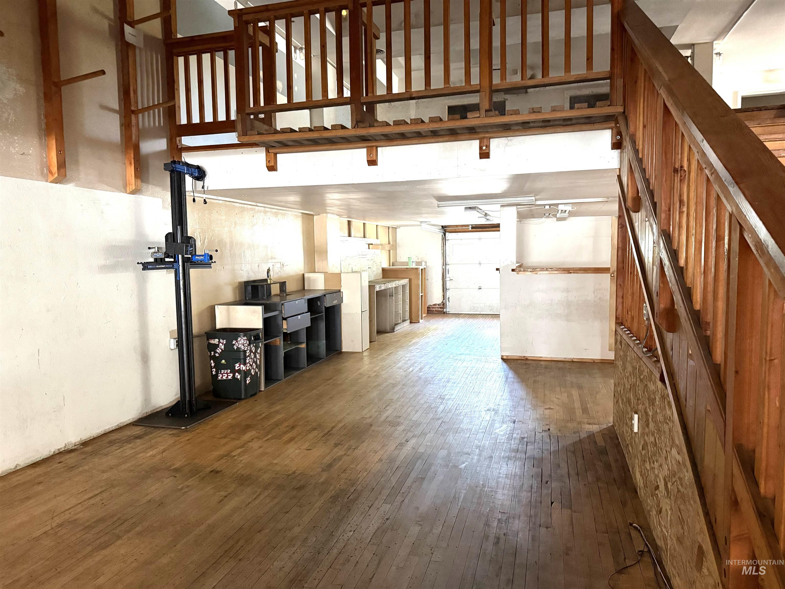 513 S Main Street Property Photo 5