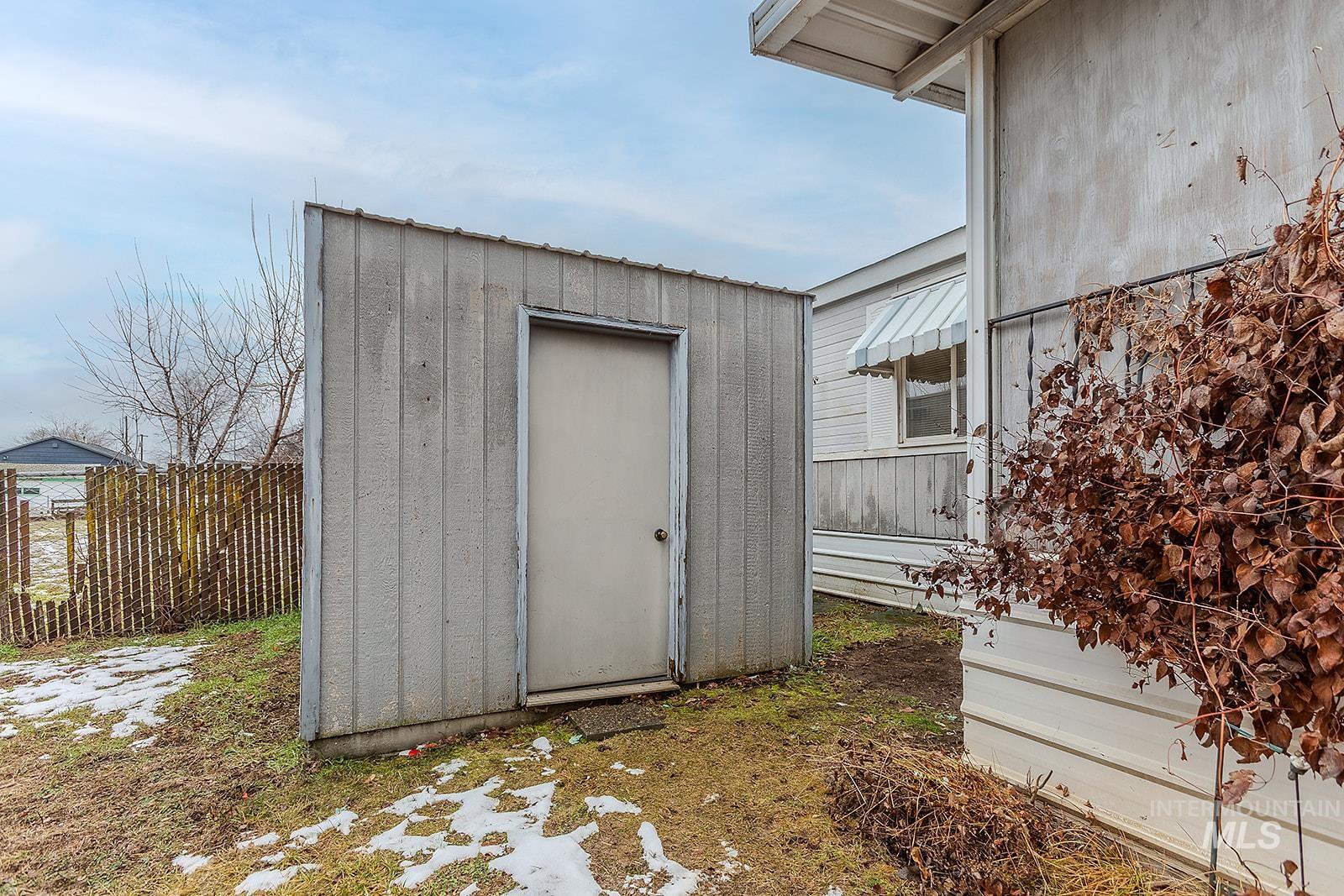 2015 6th Avenue Property Photo 3