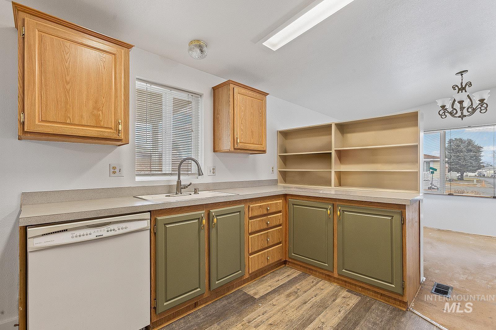2015 6th Avenue Property Photo 6