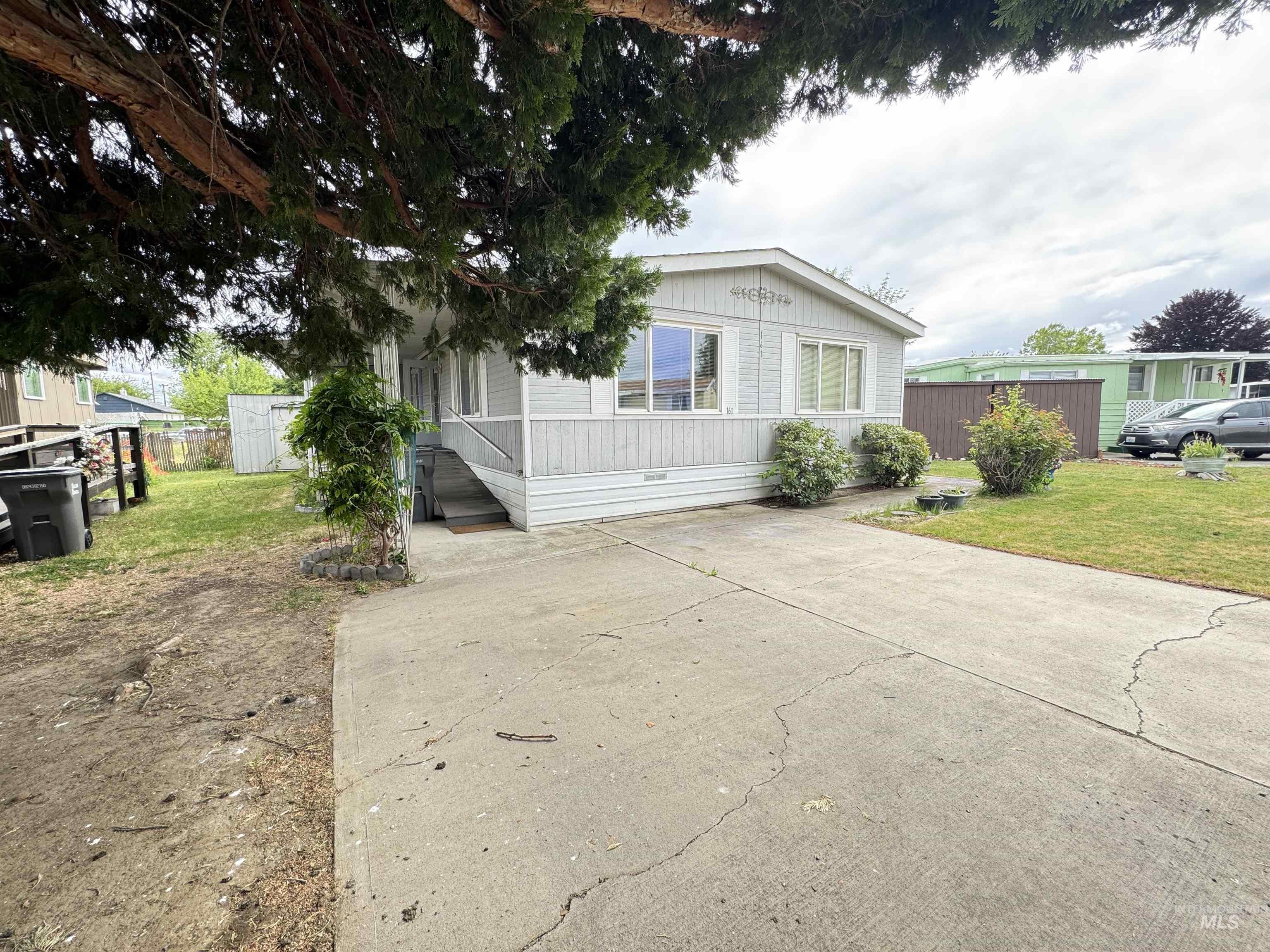 2015 6th Avenue Property Photo 17
