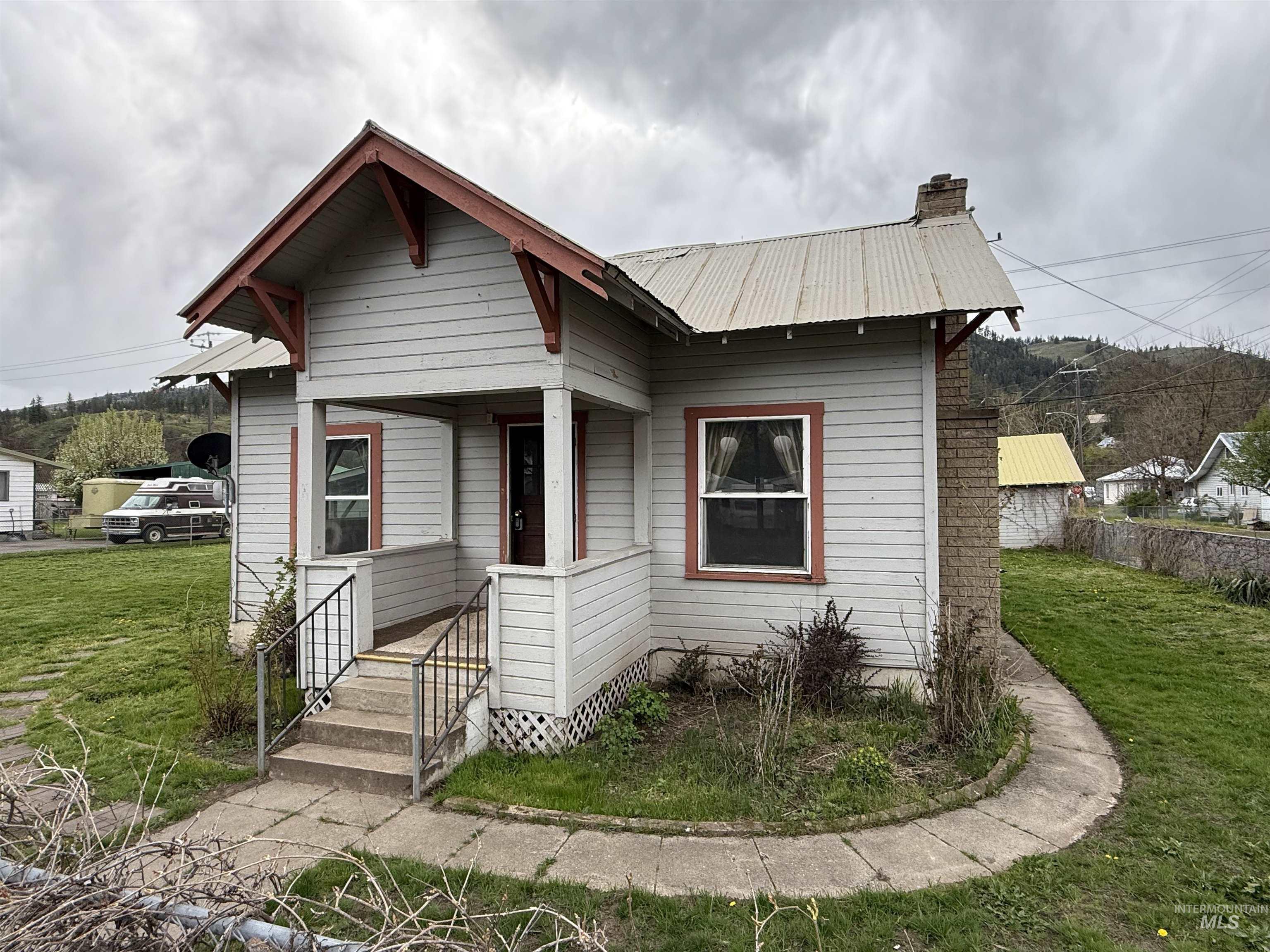 202 S Main Street Property Photo