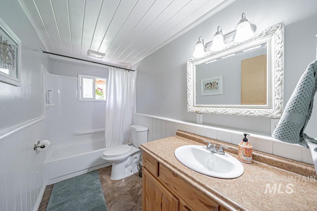 577 N 4200 E Property Photo 34