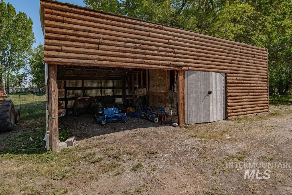 577 N 4200 E Property Photo 47
