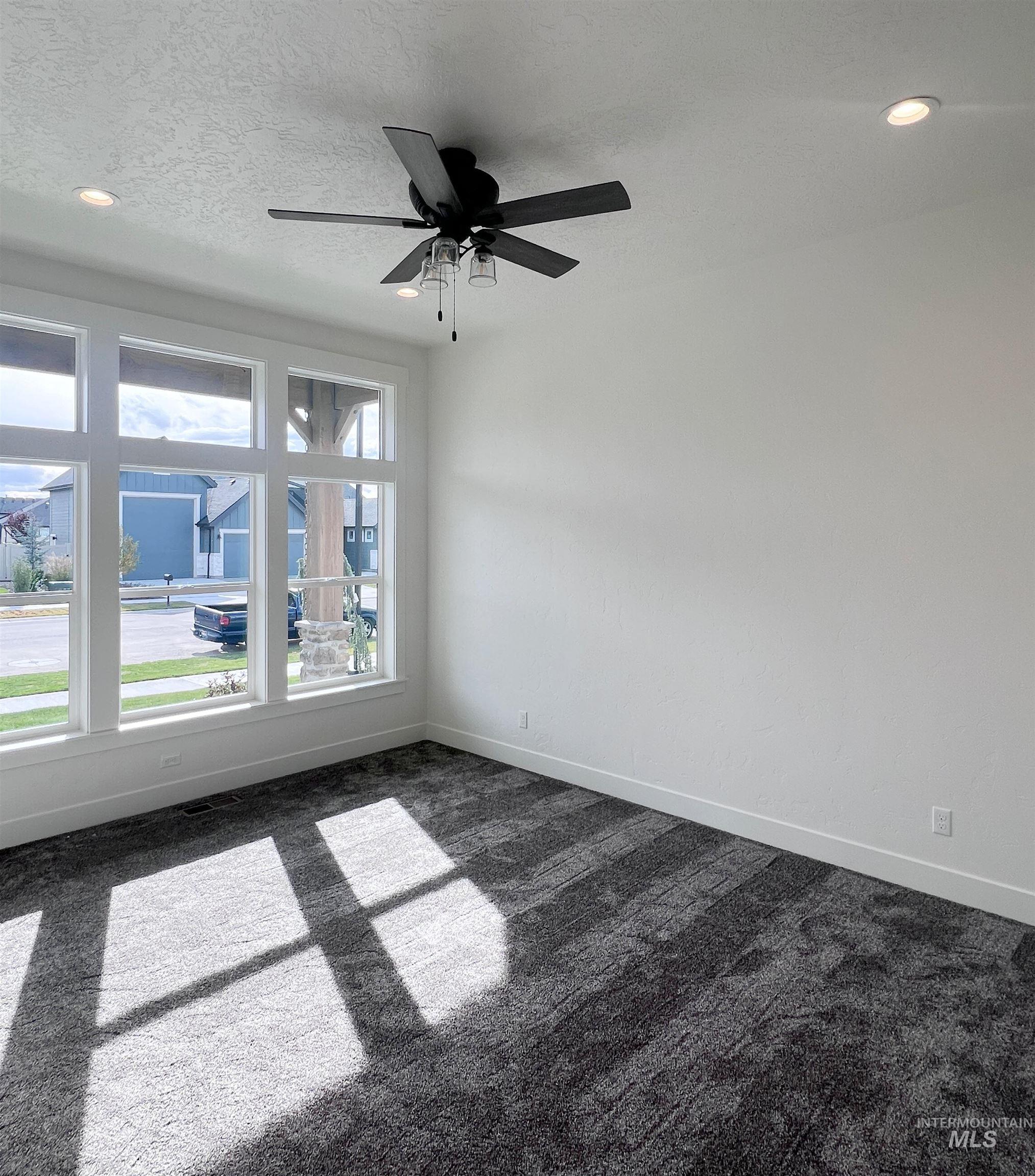 1400 W Caravan St Property Photo 19